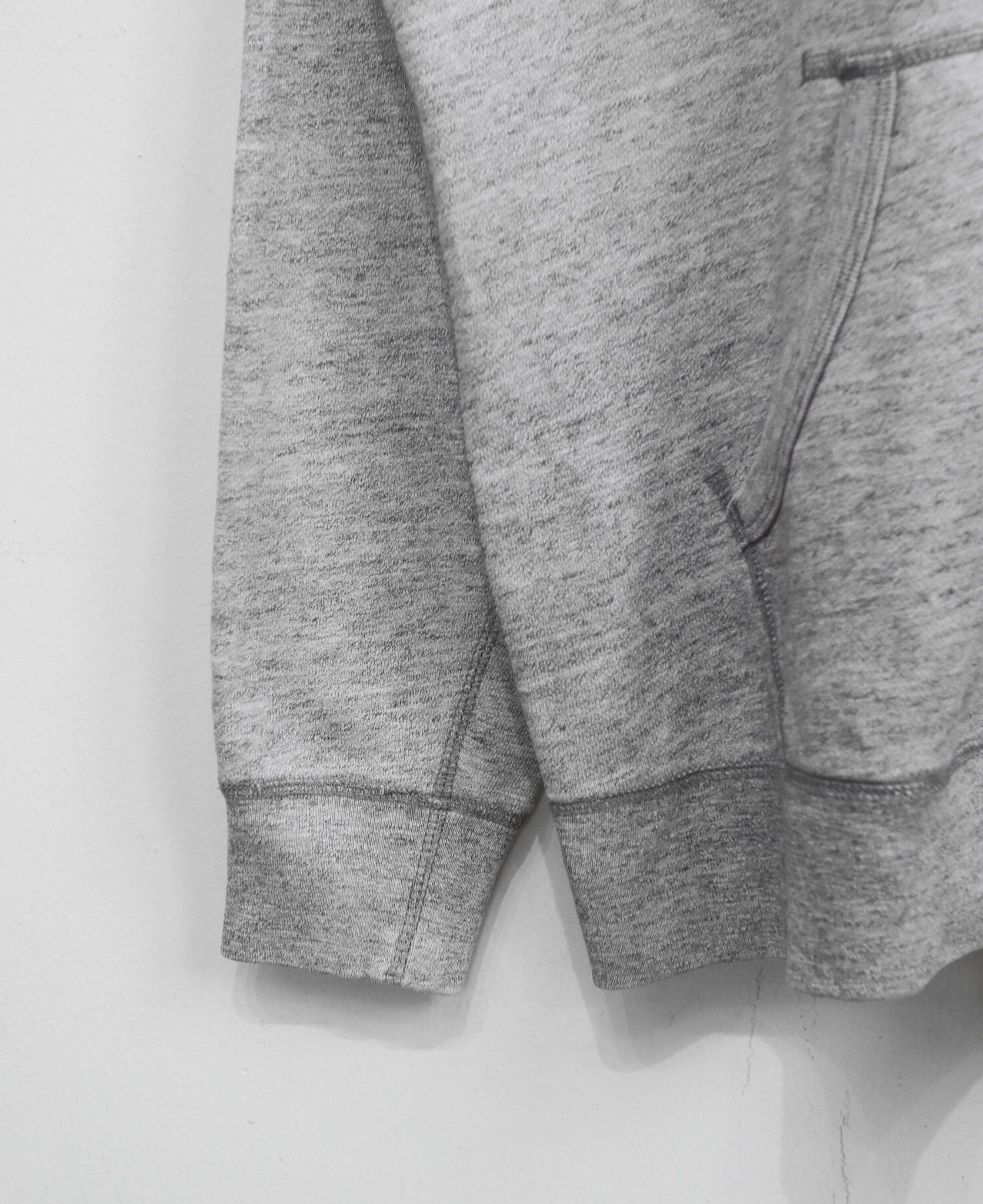 11.23.23 - VTG PULLOVER HOODIE - UNIQLO