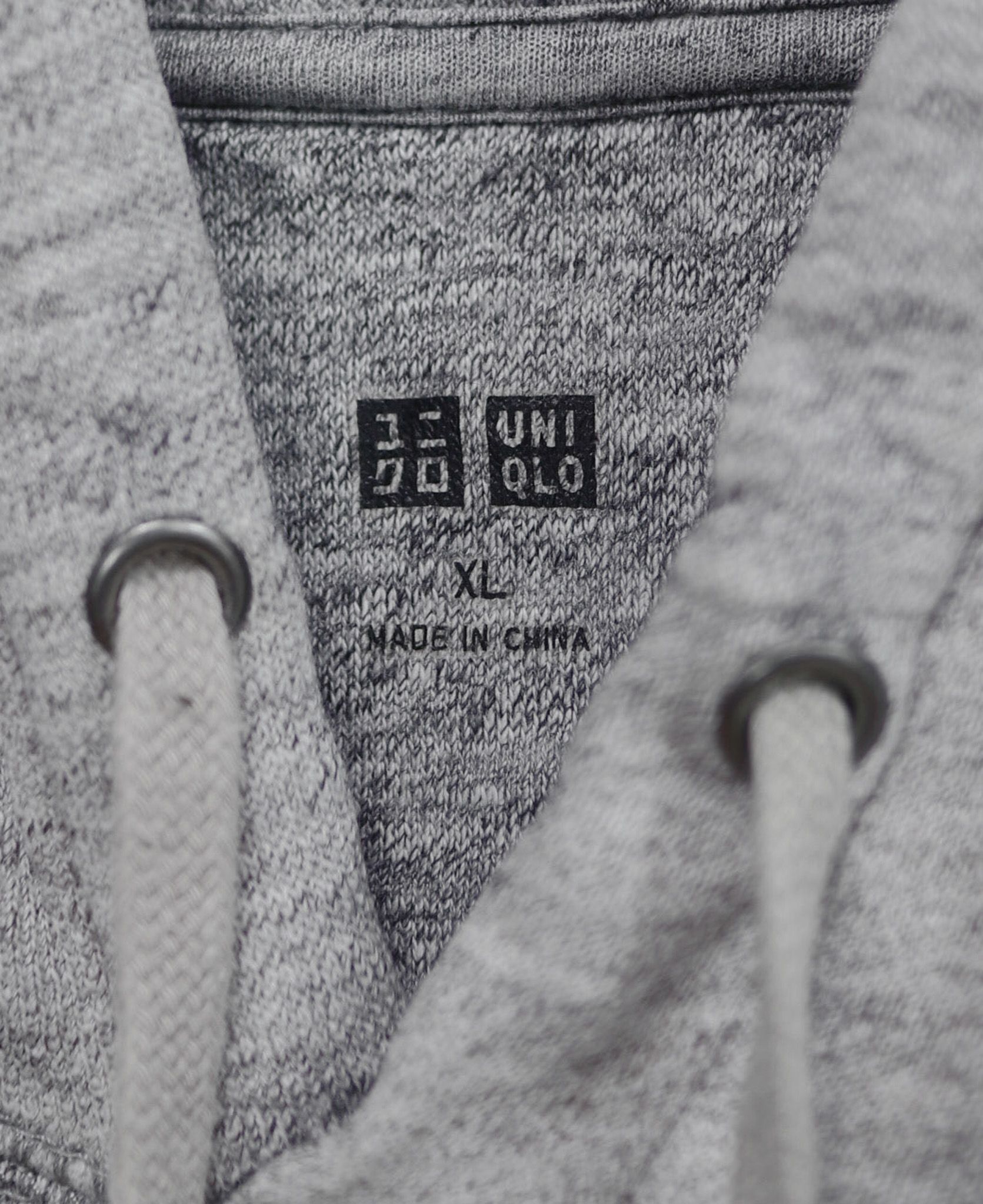 11.23.23 - VTG PULLOVER HOODIE - UNIQLO
