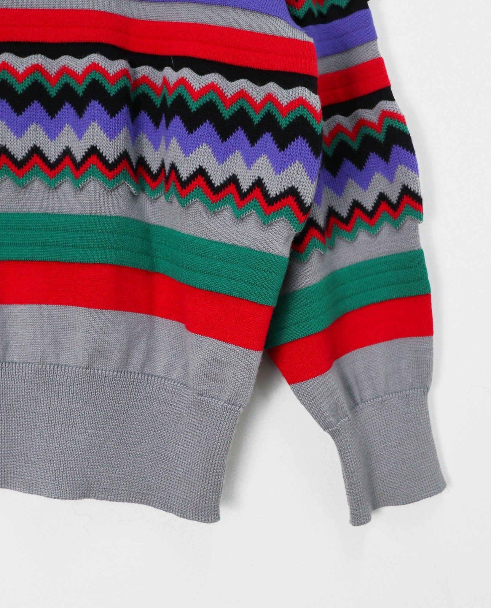 11.29.22 - VTG KNIT SWEATSHIRT - VERIES