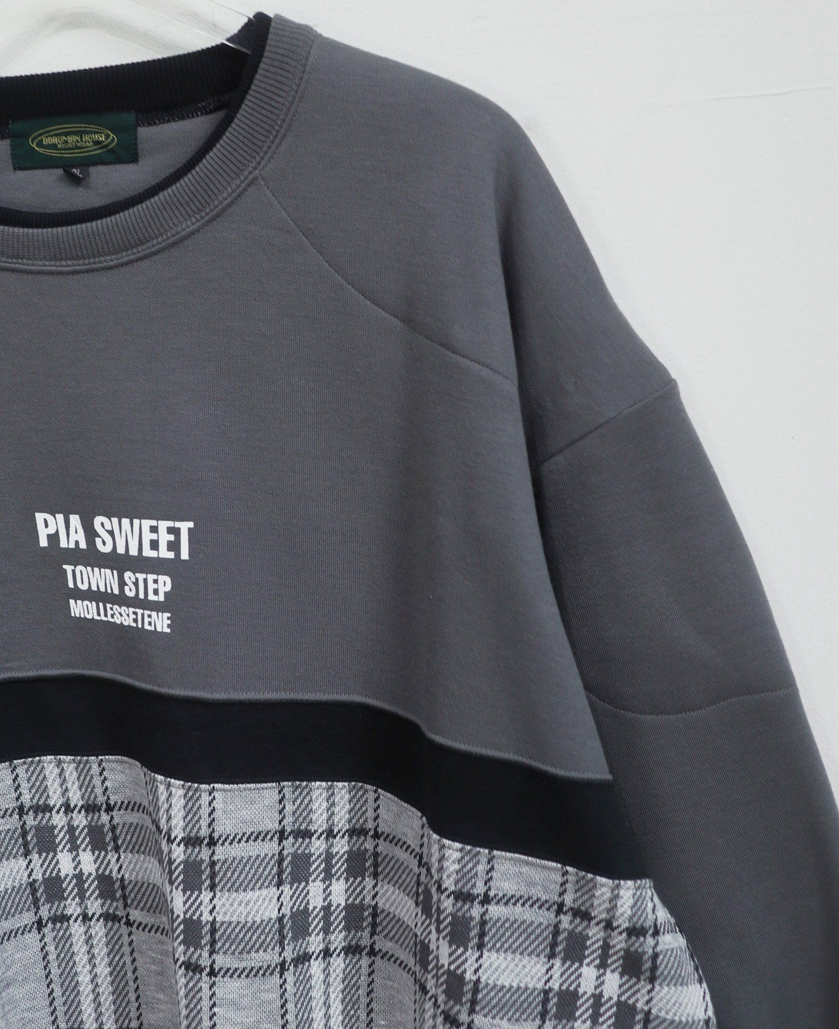 11.23.23 - VTG SWEATSHIRT - DORUMAN HOUSE