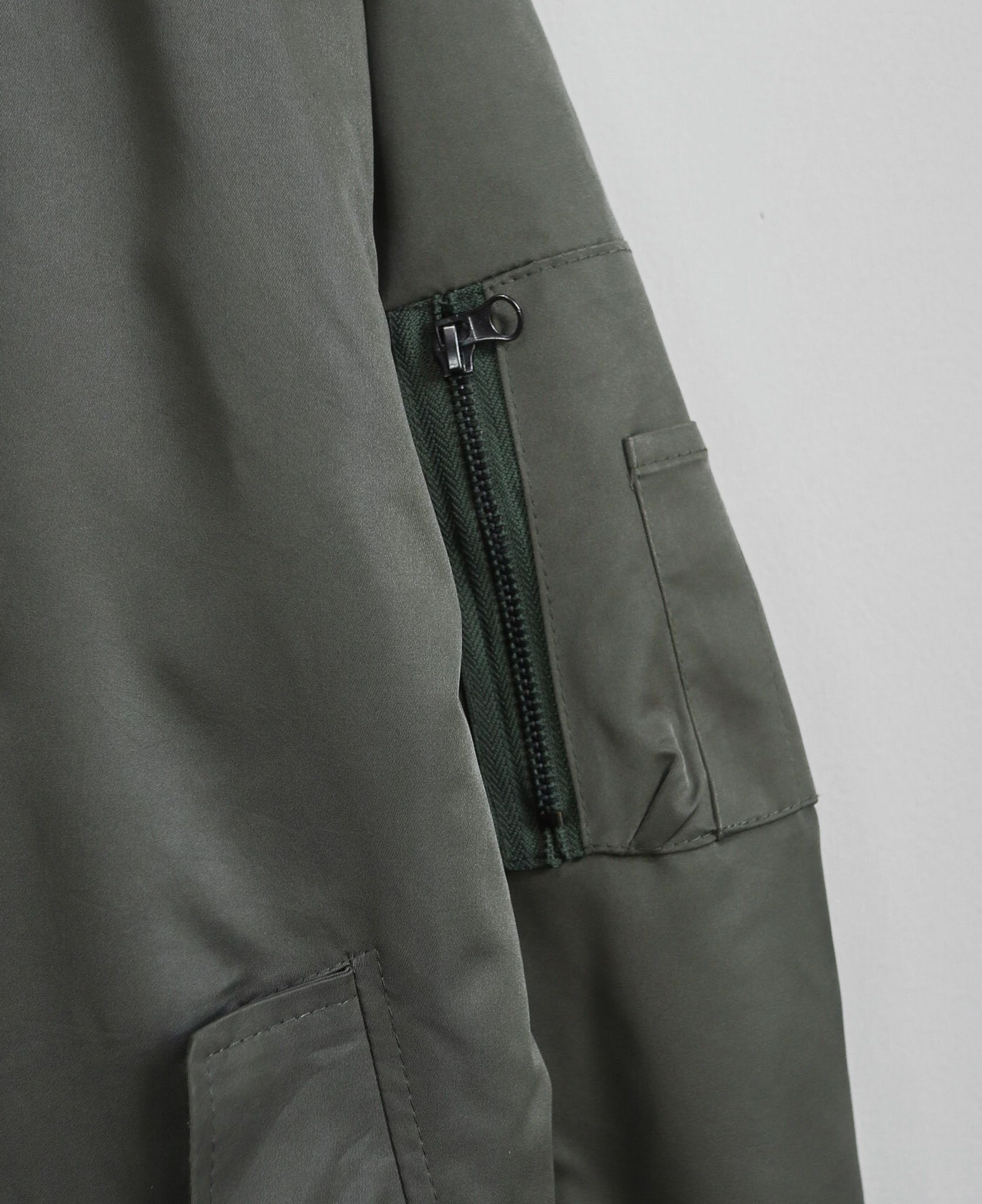11.26.23 - VTG REVERSIBLE CROPPED BOMBER JACKET