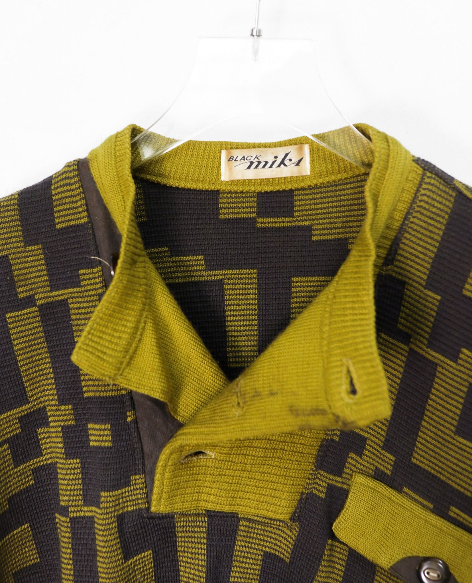 12.04.22 - VTG KNIT SWEATSHIRT - BLACK MIKA 90s