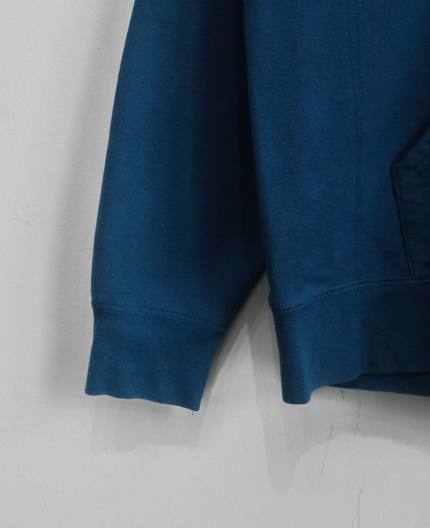 11.29.23 - VTG PULLOVER HOODIE - SUPREME