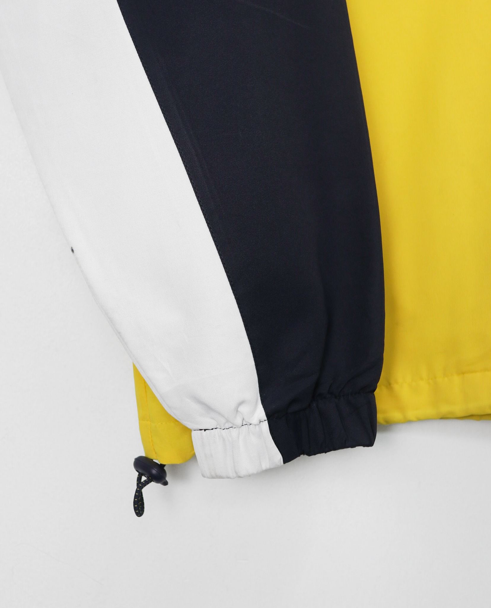 12.04.22 - VTG WINDBREAKER JACKET - FILA
