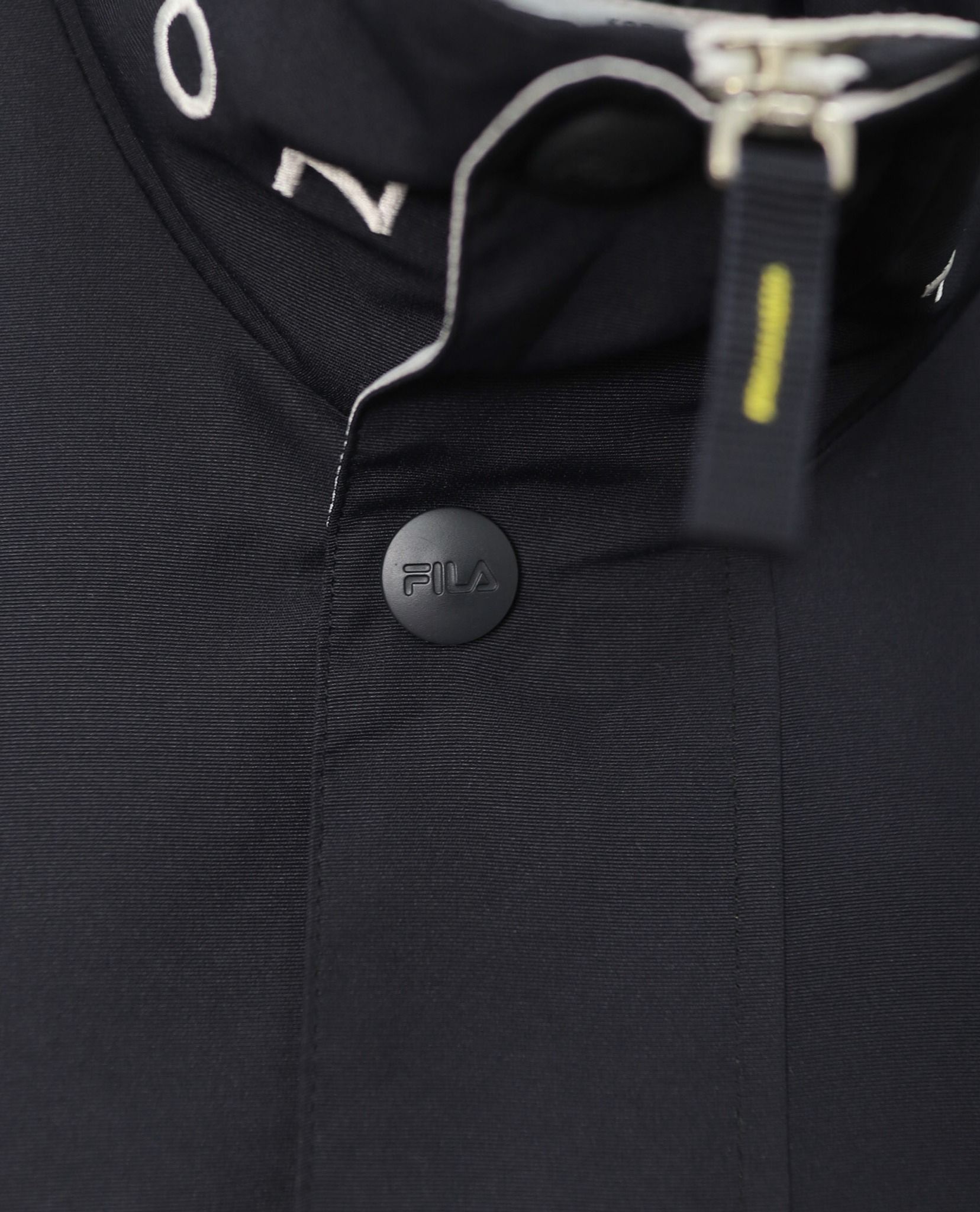 12.04.22 - VTG WINDBREAKER JACKET - FILA