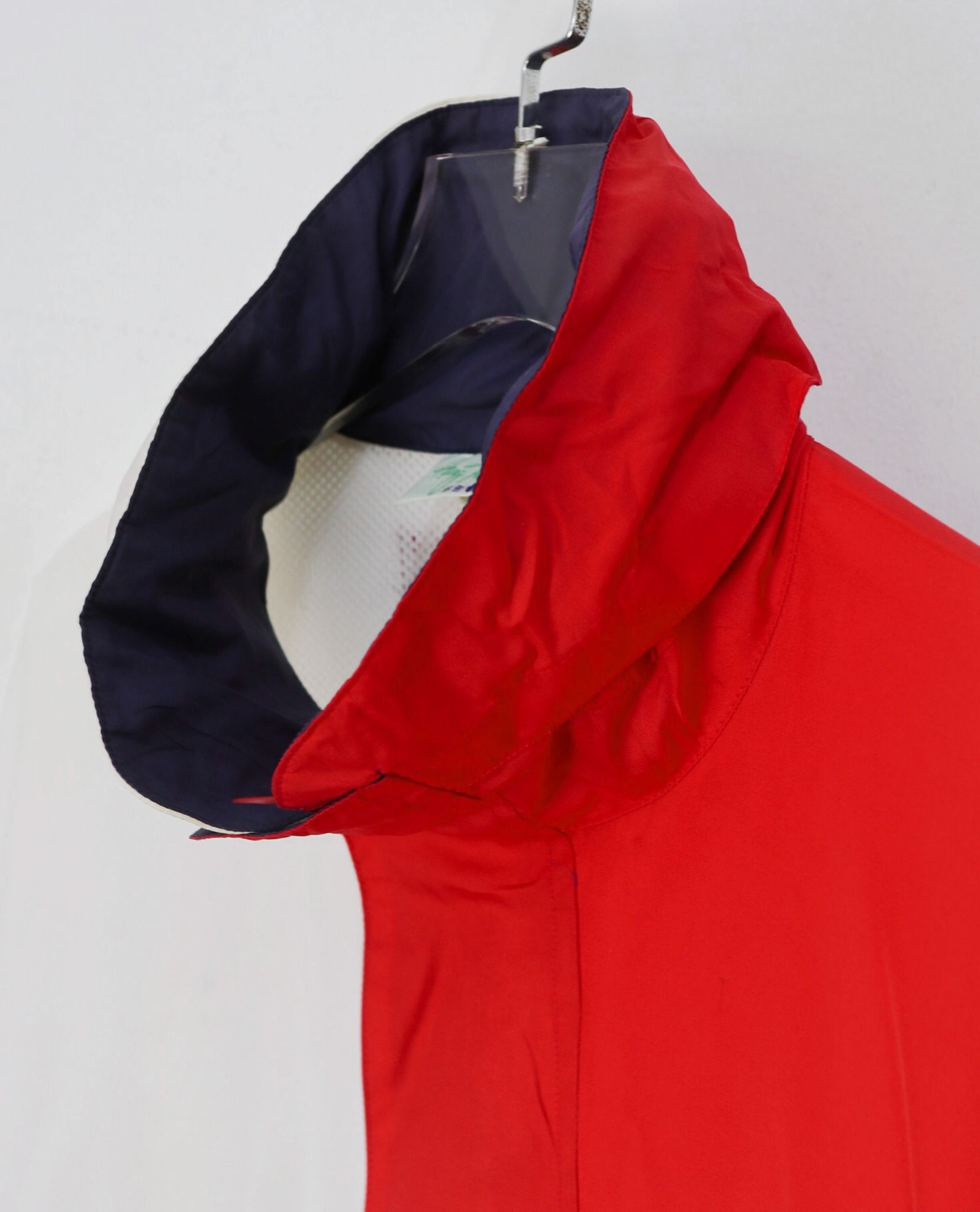 12.04.22 - VTG WINDBREAKER JACKET - HANGTEN