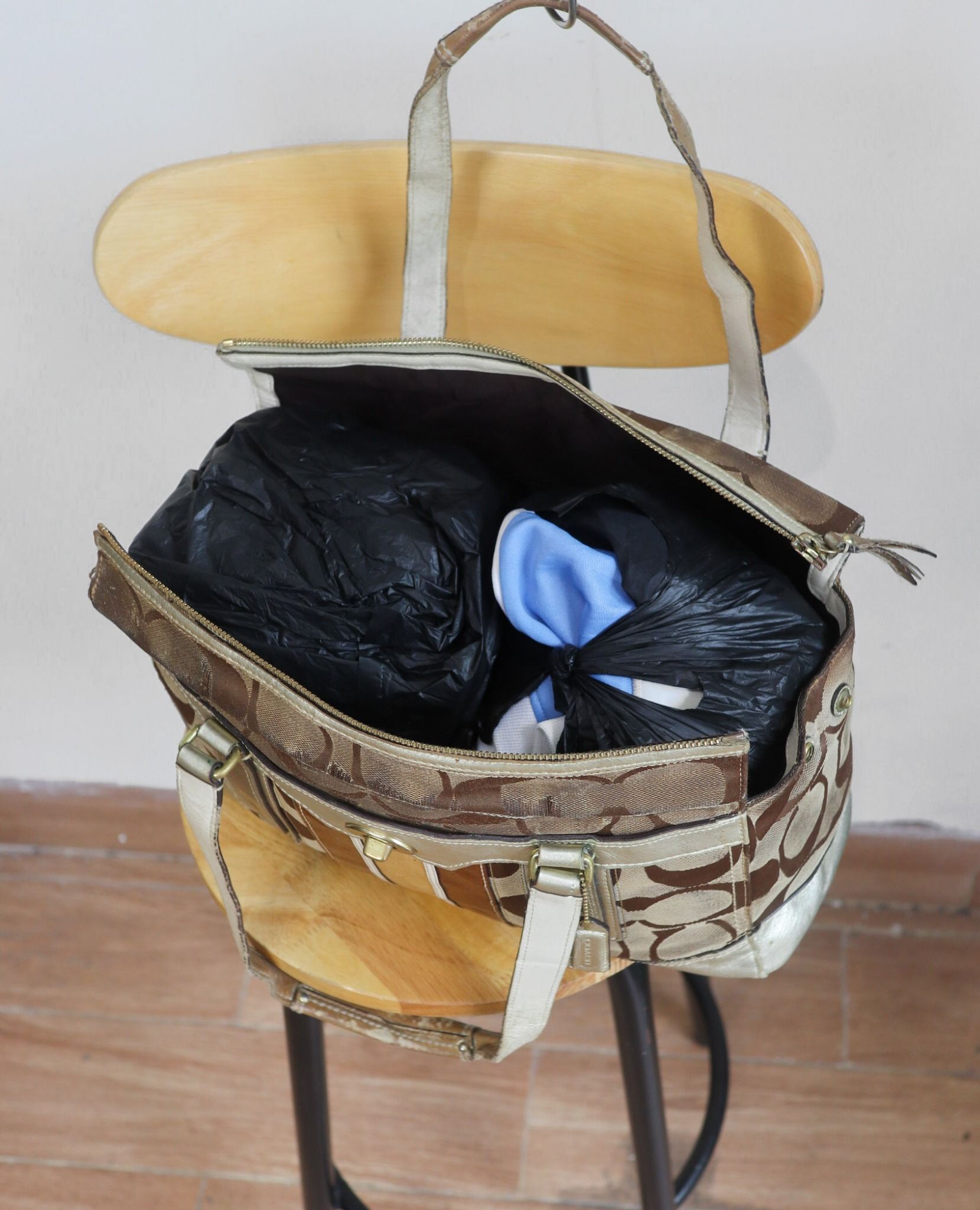 07.24.23 - VTG BAG - COACH