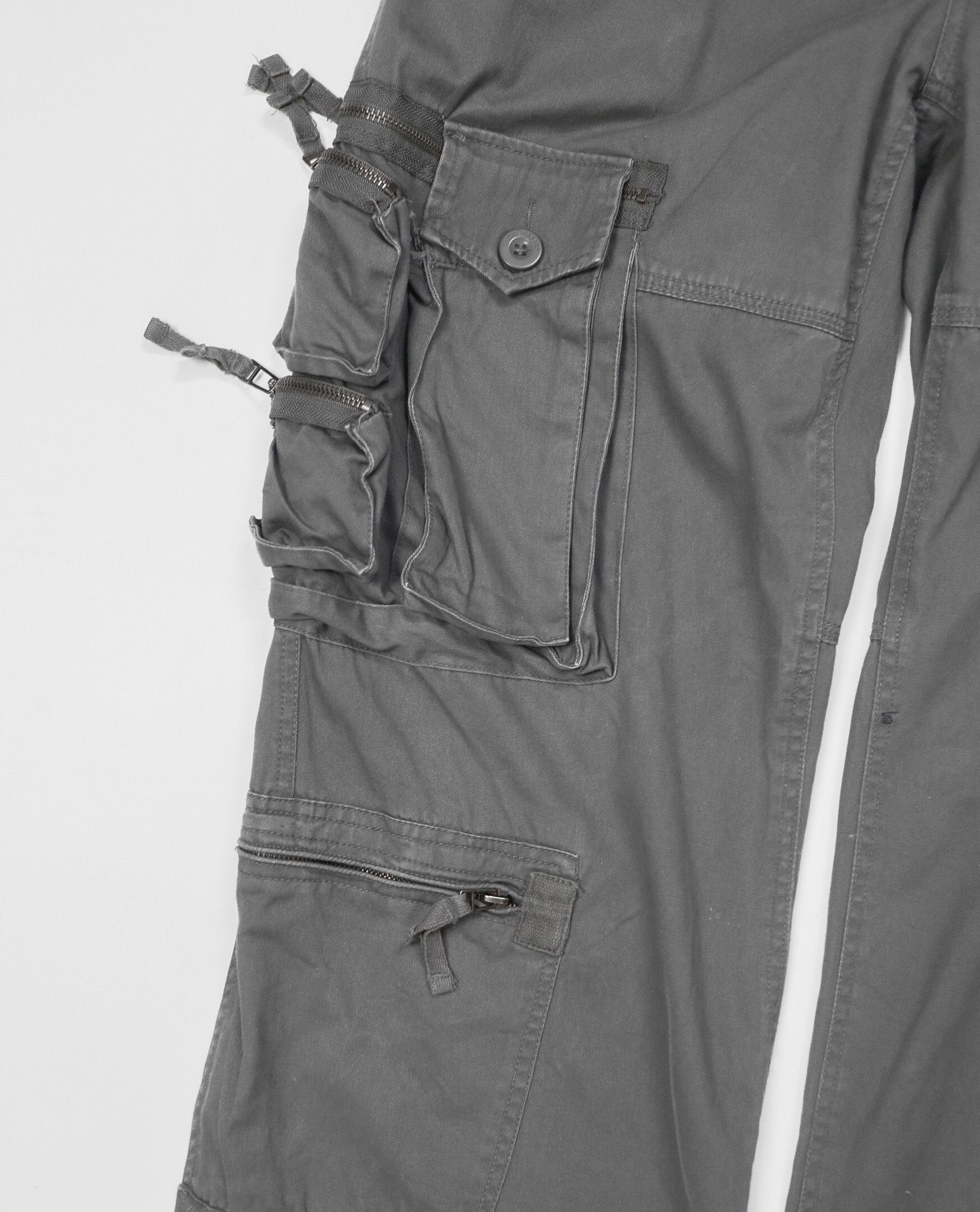 03.01.23 - VTG WIDE CARGO PANTS - UNITED WORKERS
