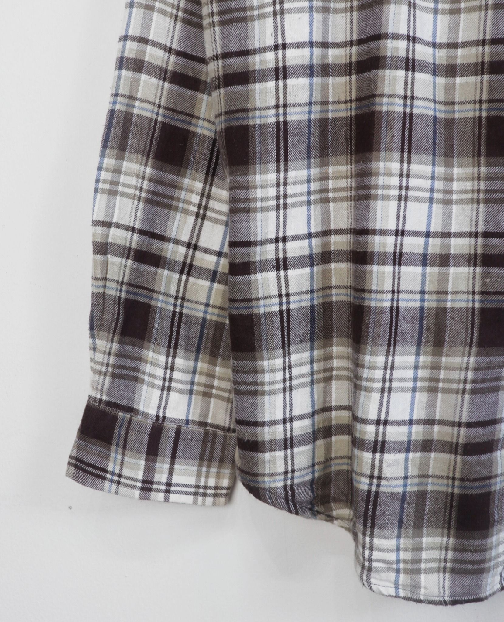 08.03.23 - VTG FLANNEL BUTTON UP SHIRT - CROFT & BARROW