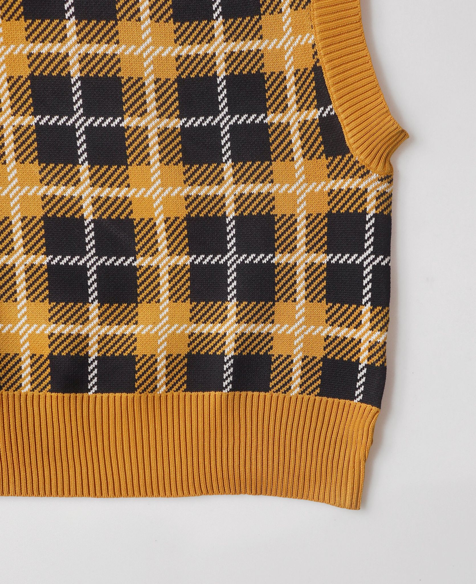 12.19.23 - VTG KNIT VEST - NOBLE COTTON