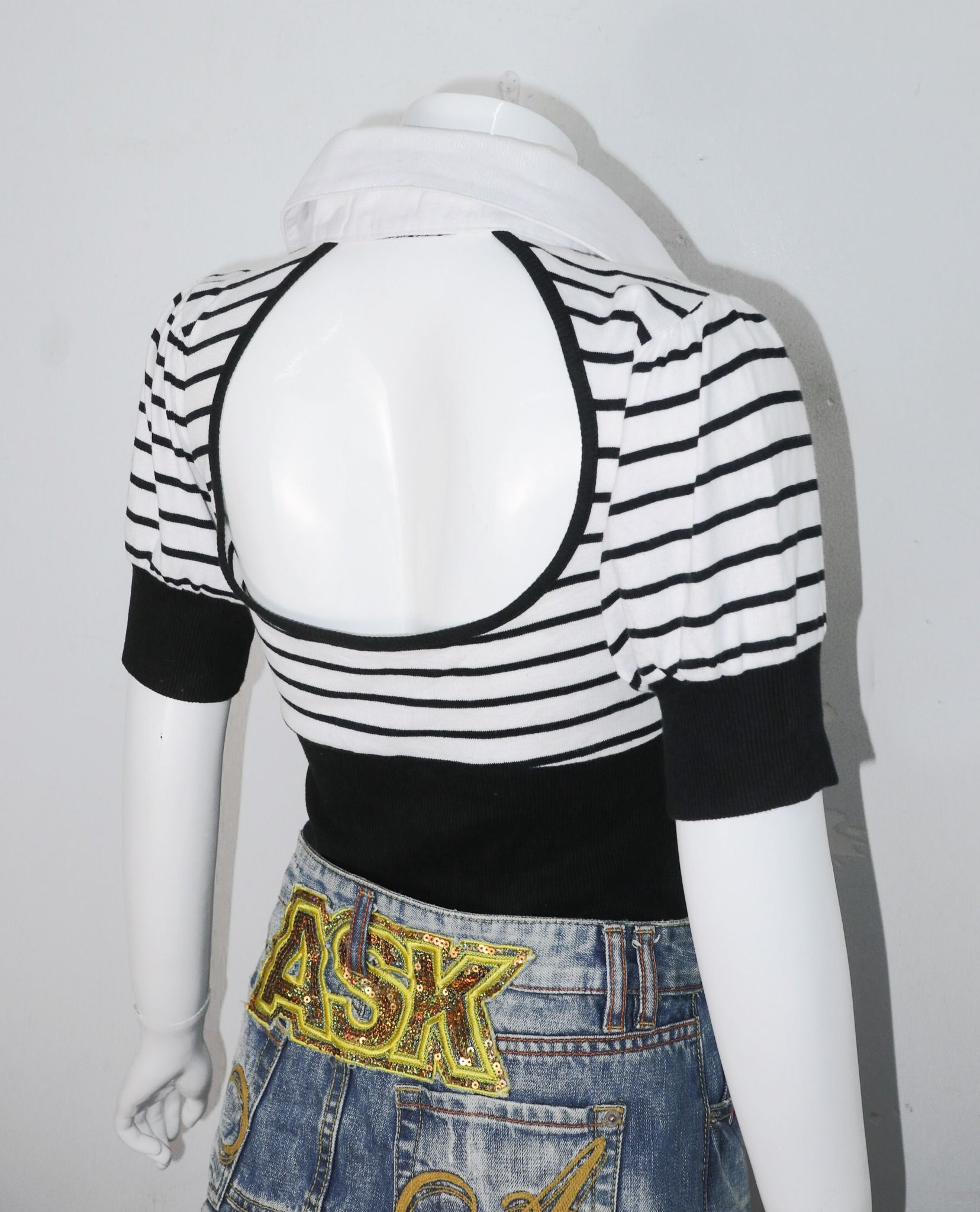 11.30.22 - VTG CUT OUT POLO SHIRT - LAZY DAISY
