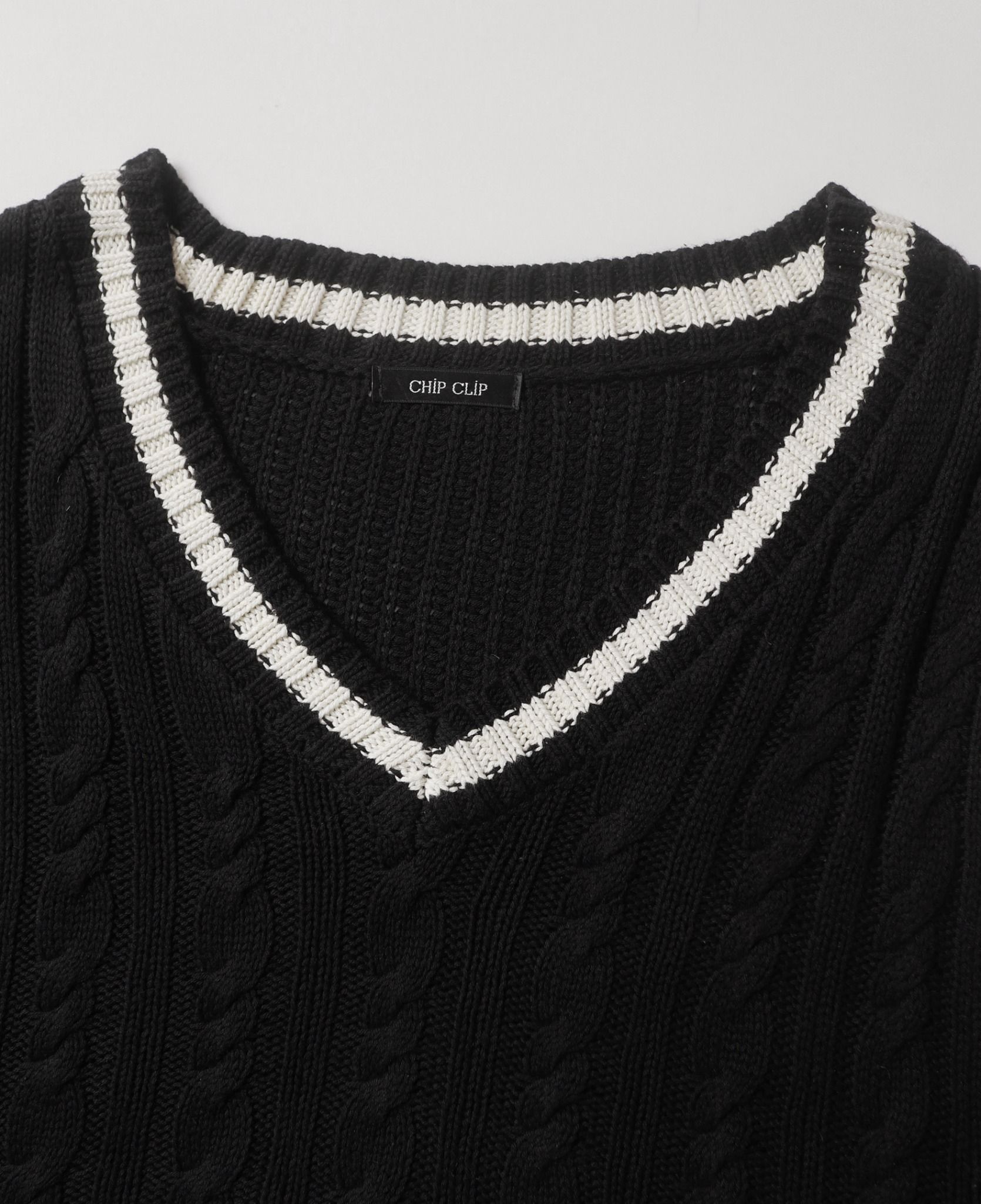 12.19.23 - VTG CROPPED KNIT VEST - CHIP CLIP