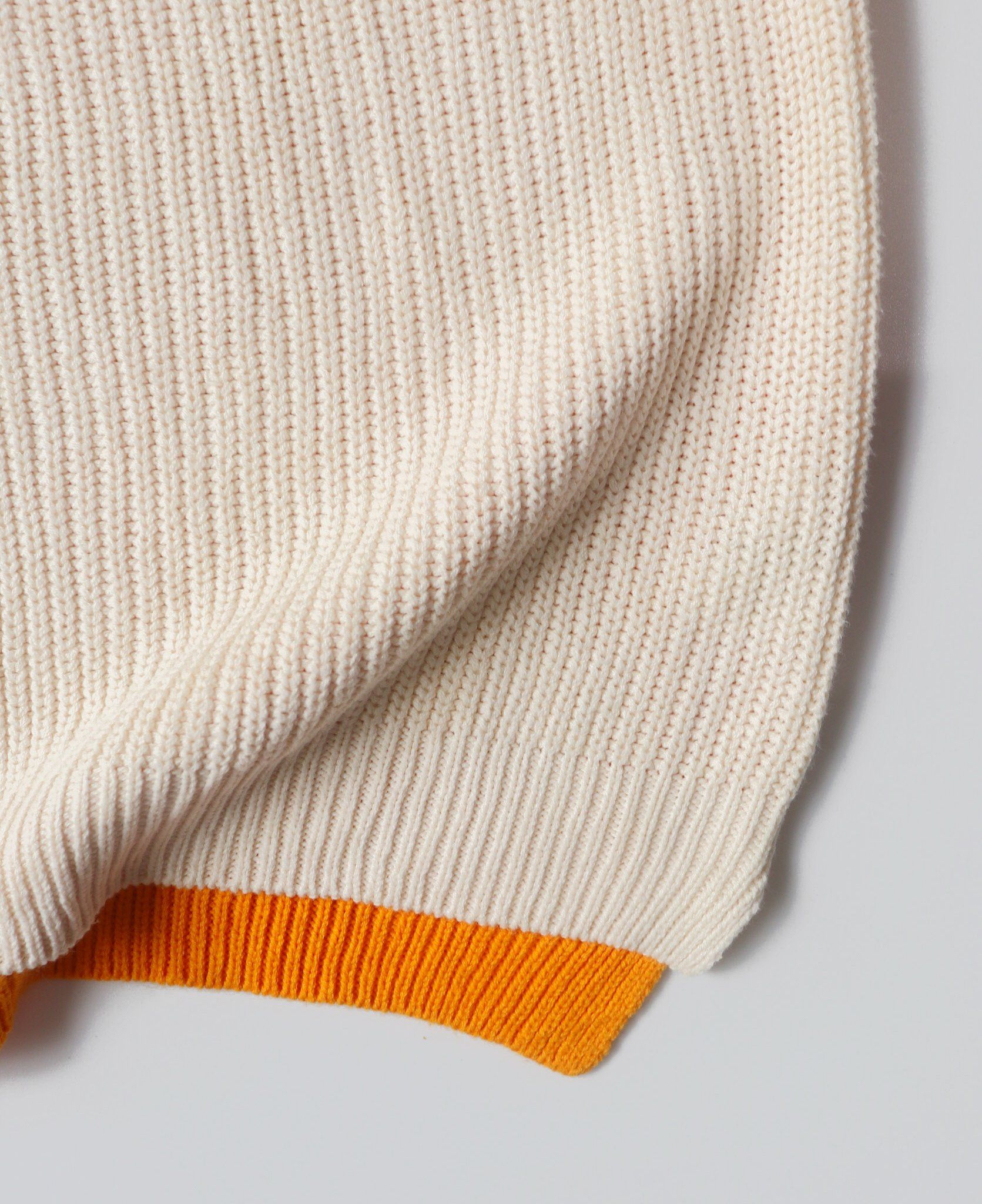 12.19.23 - VTG OVERSIZED KNIT VEST - H&M DIVIDED