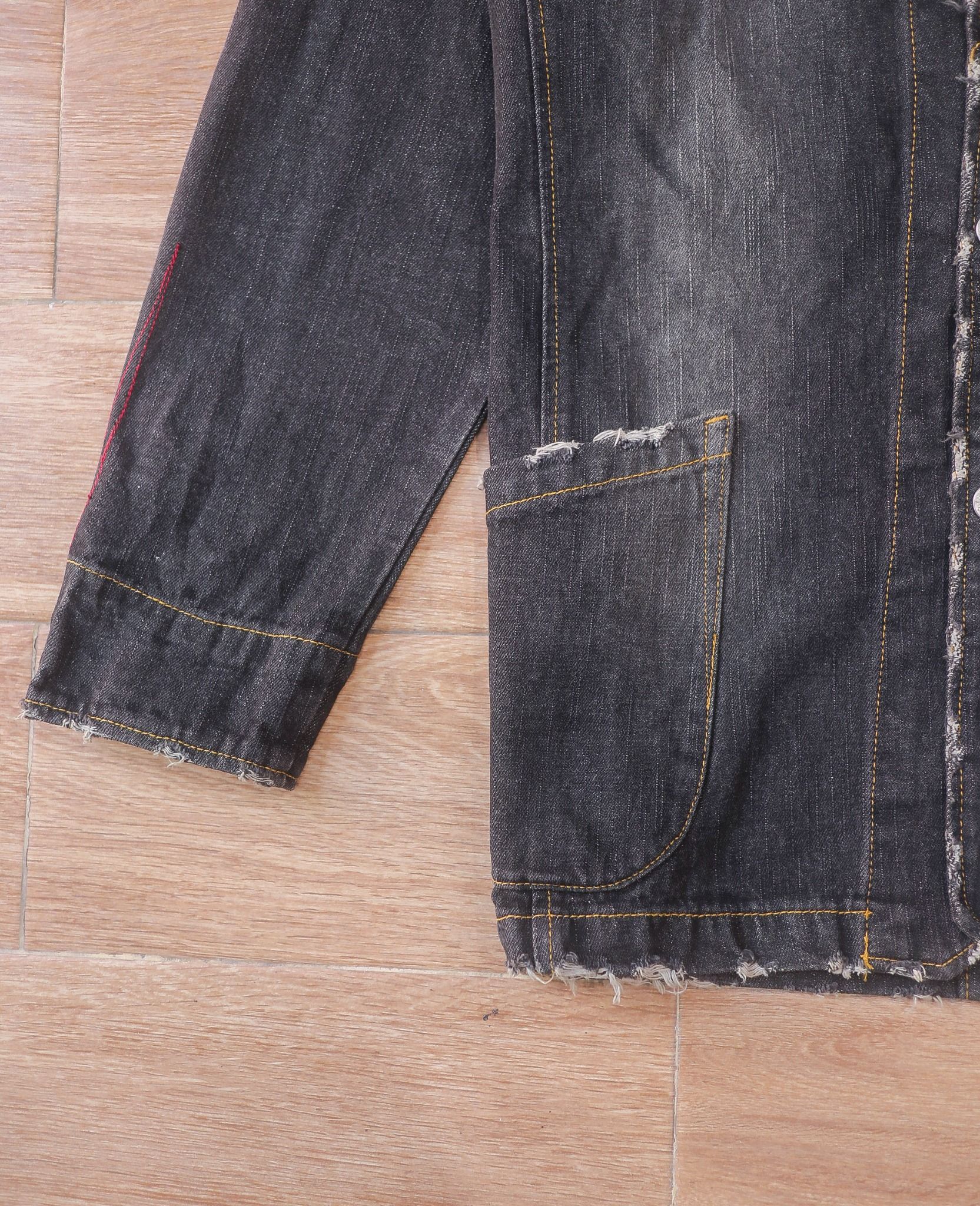 06.16.24 - VTG DENIM BLAZER JACKET - BIG SHARK