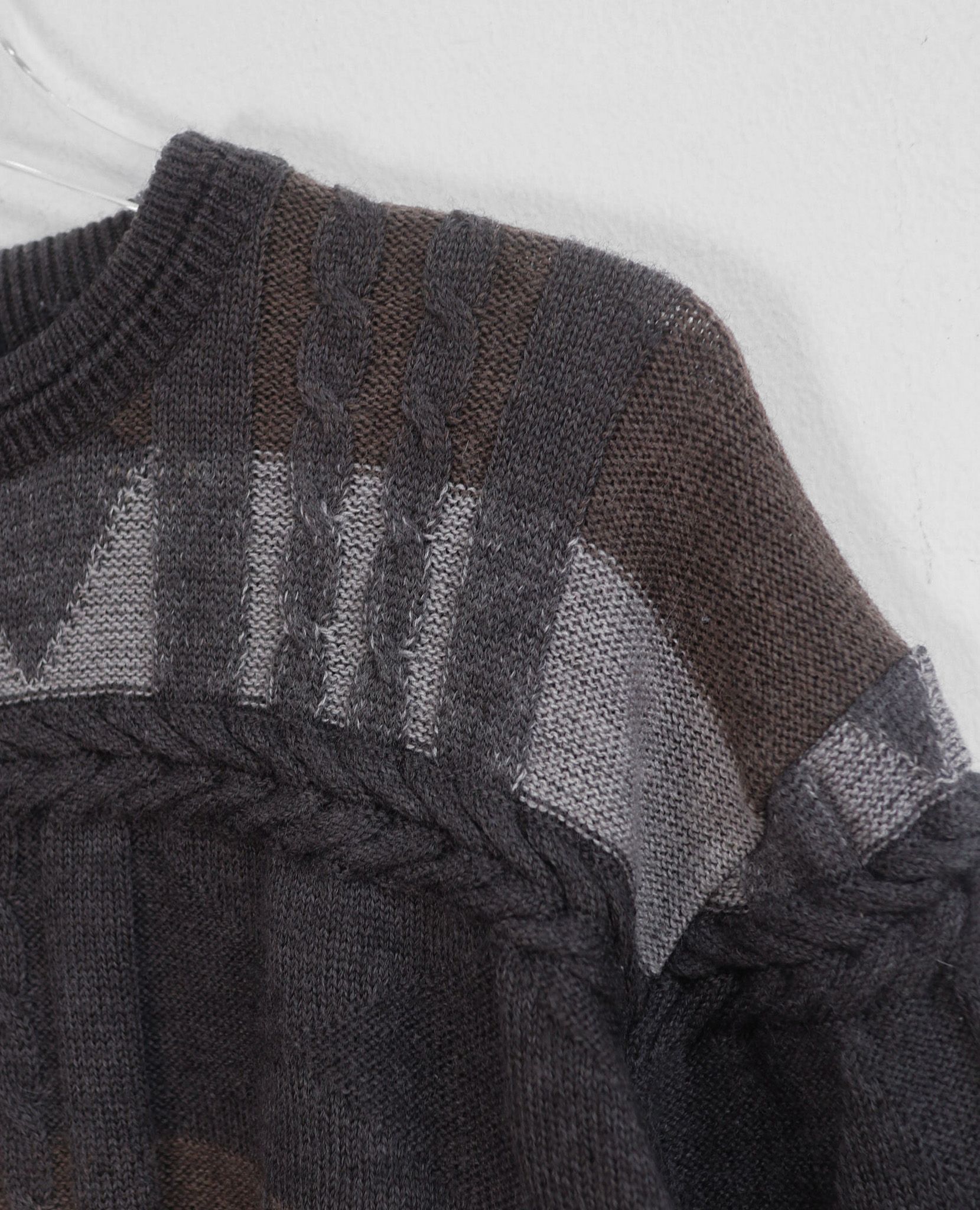07.26.23 - VTG KNIT SWEATSHIRT - RUDOLPH VALENTINO