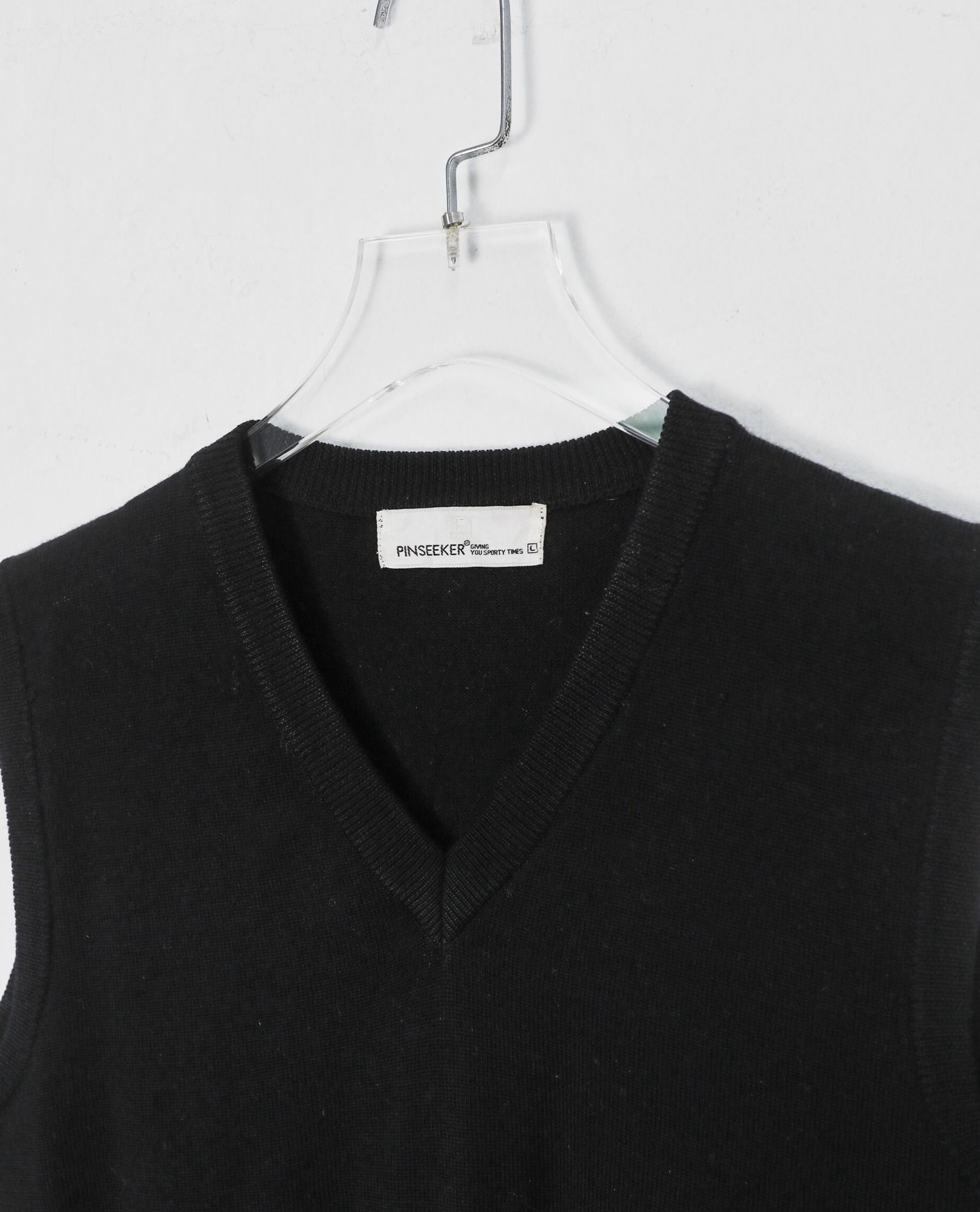 12.06.22 - VTG KNIT VEST - PINSEEKER