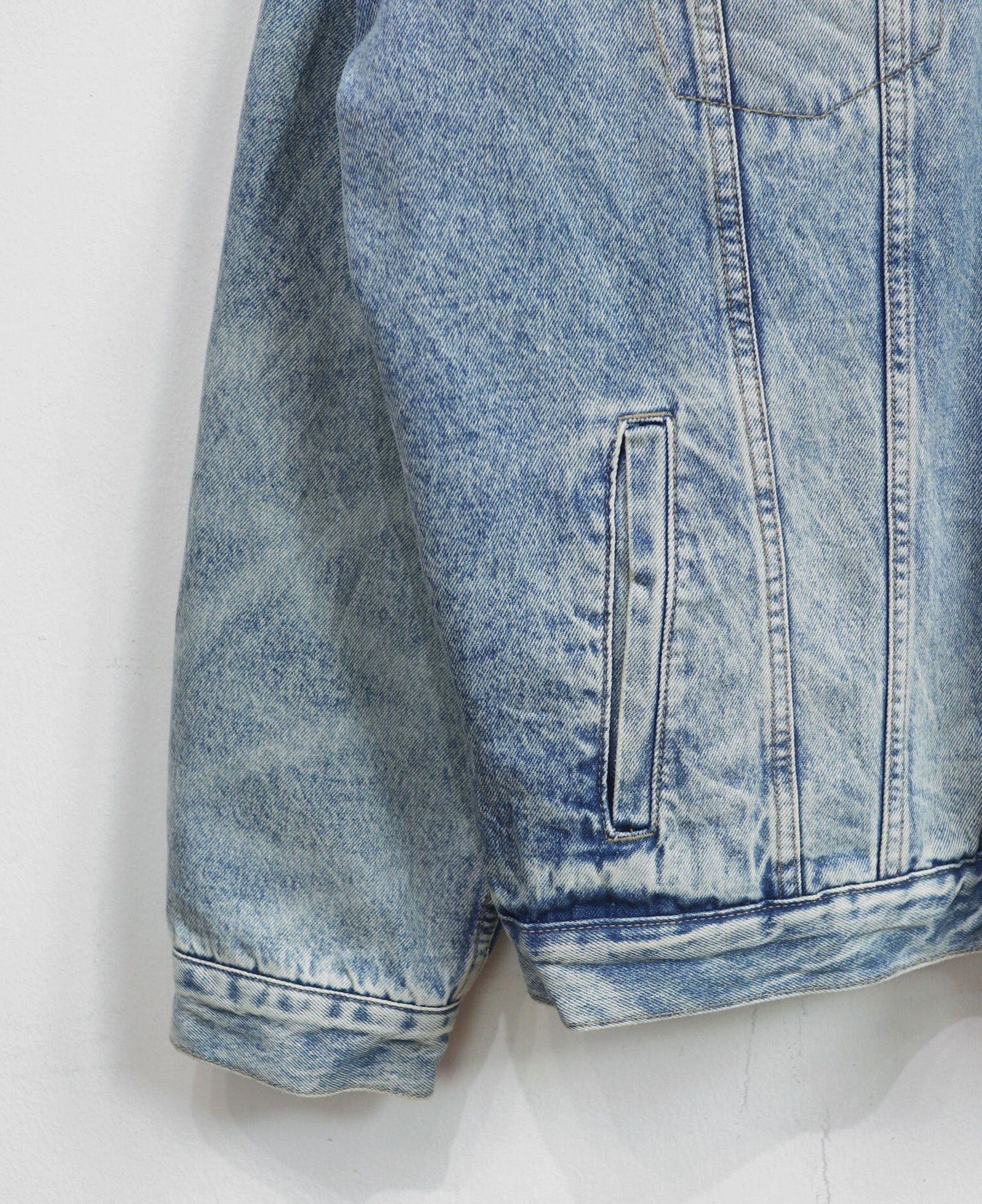 12.11.23 - VTG SHERPA LINED DENIM JACKET - GAP