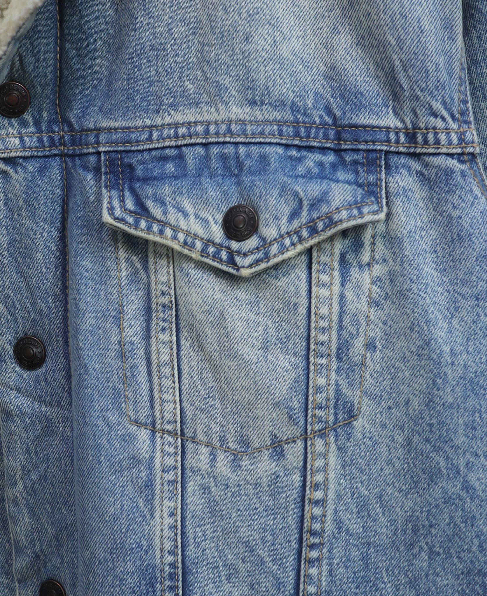 12.11.23 - VTG SHERPA LINED DENIM JACKET - GAP