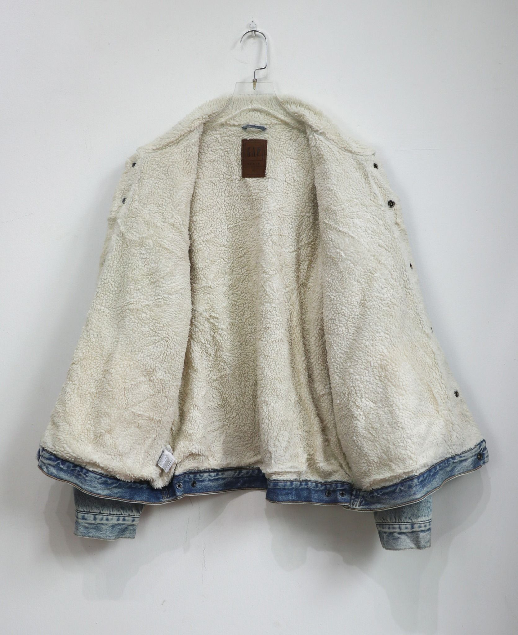 12.11.23 - VTG SHERPA LINED DENIM JACKET - GAP