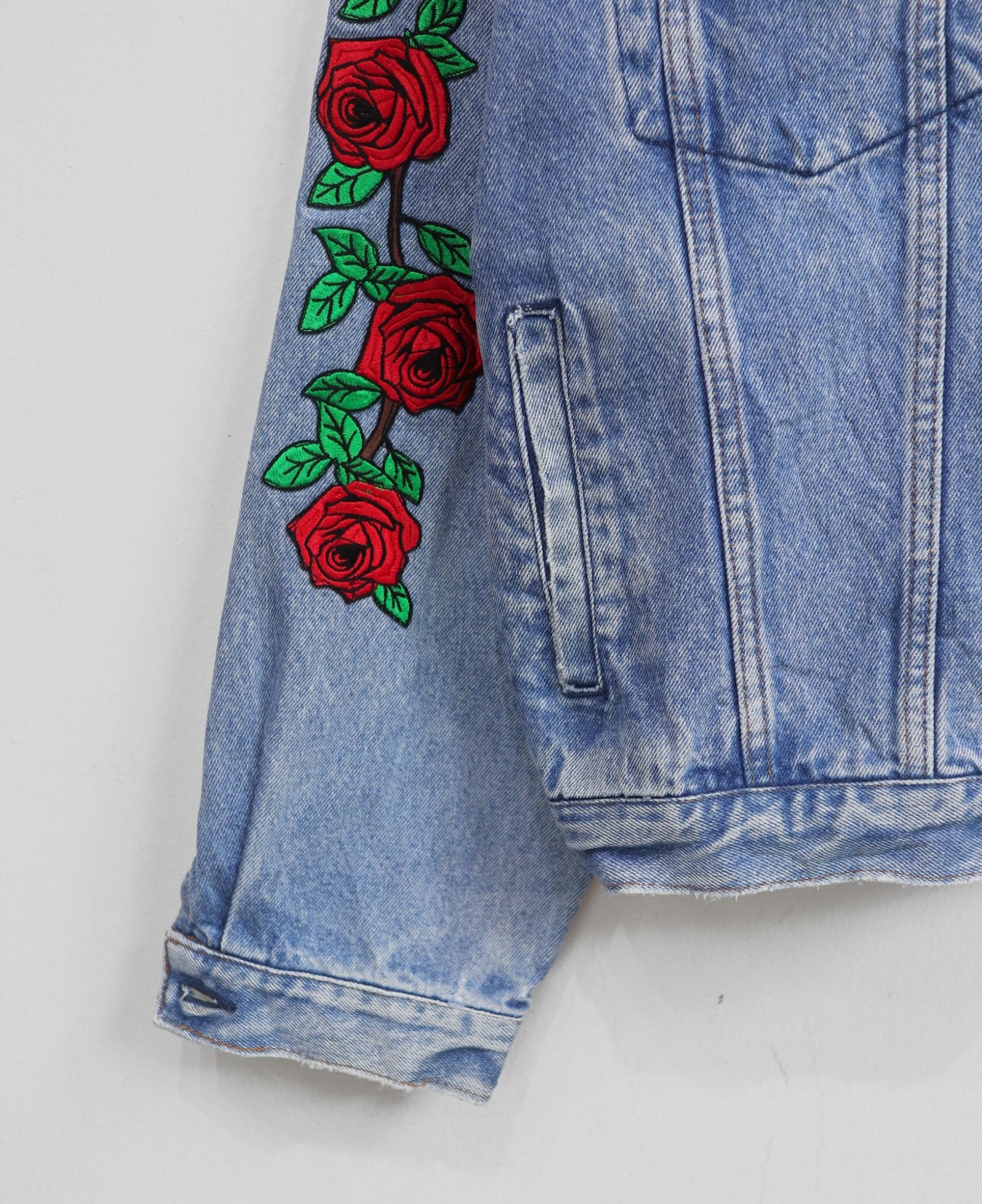 12.11.23 - VTG CROPPED BOXY DENIM JACKET - GAP