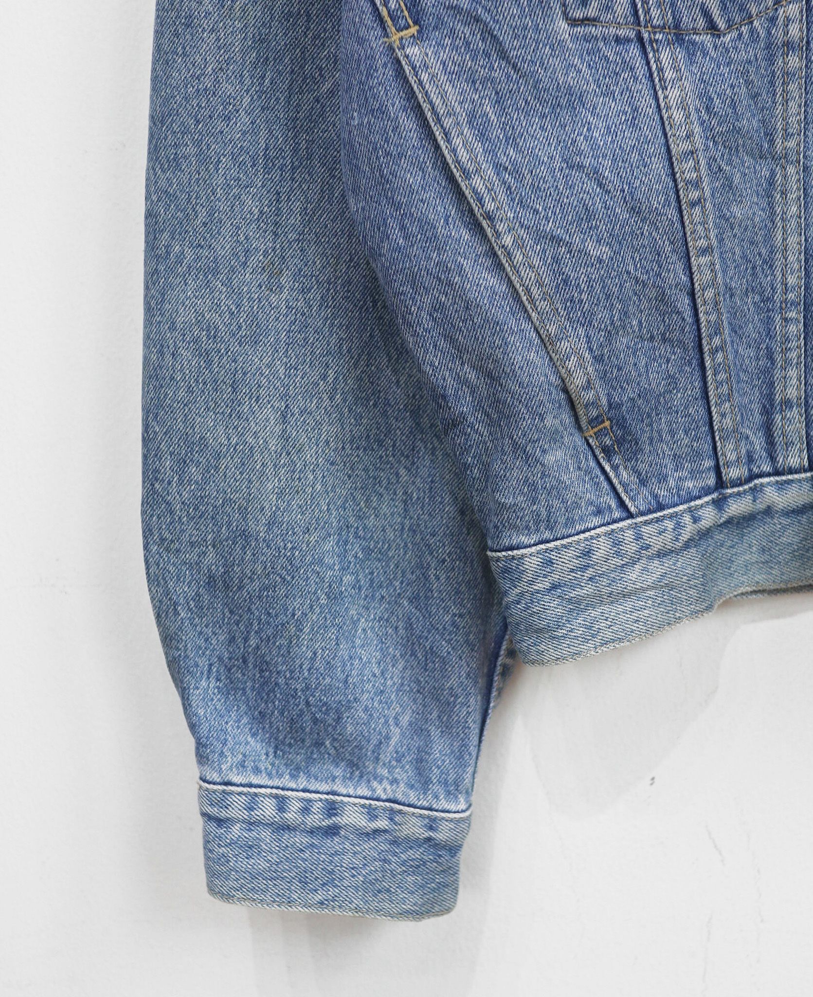 12.11.23 - VTG CROPPED BOXY DENIM JACKET - WRANGLER 90s