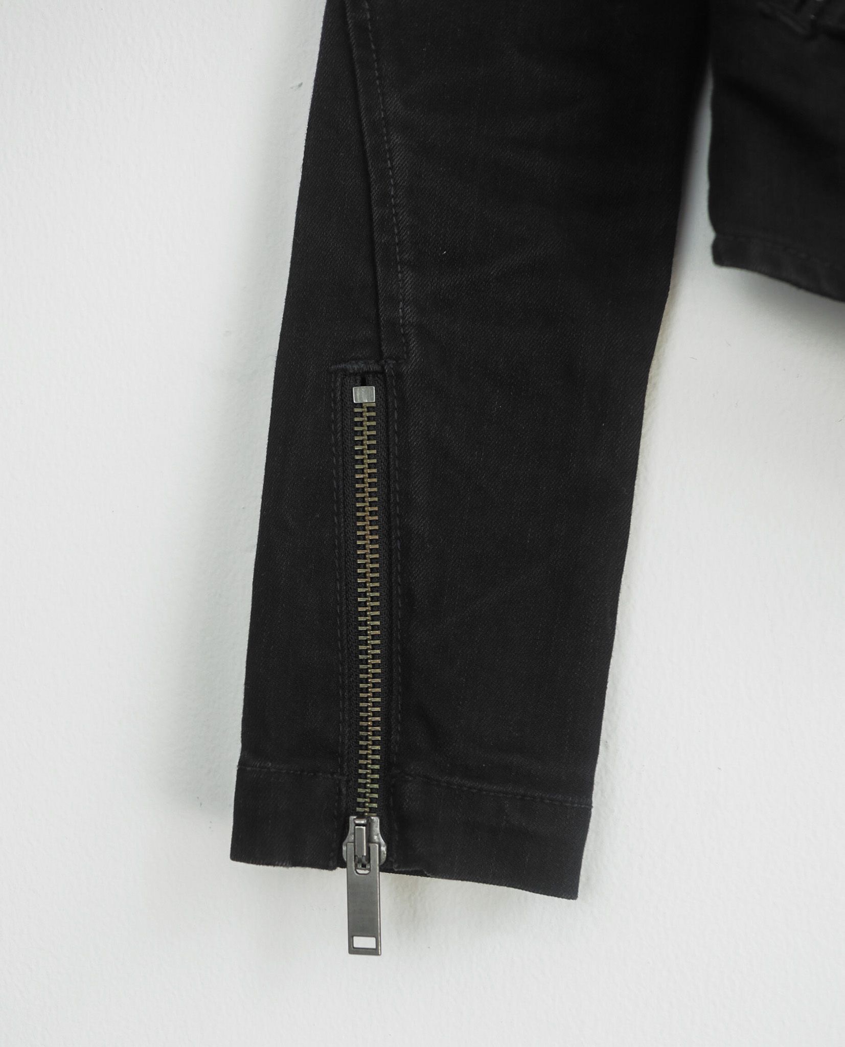 05.17.23 - VTG CROPPED DENIM BIKER JACKET - GUESS PREMIUM