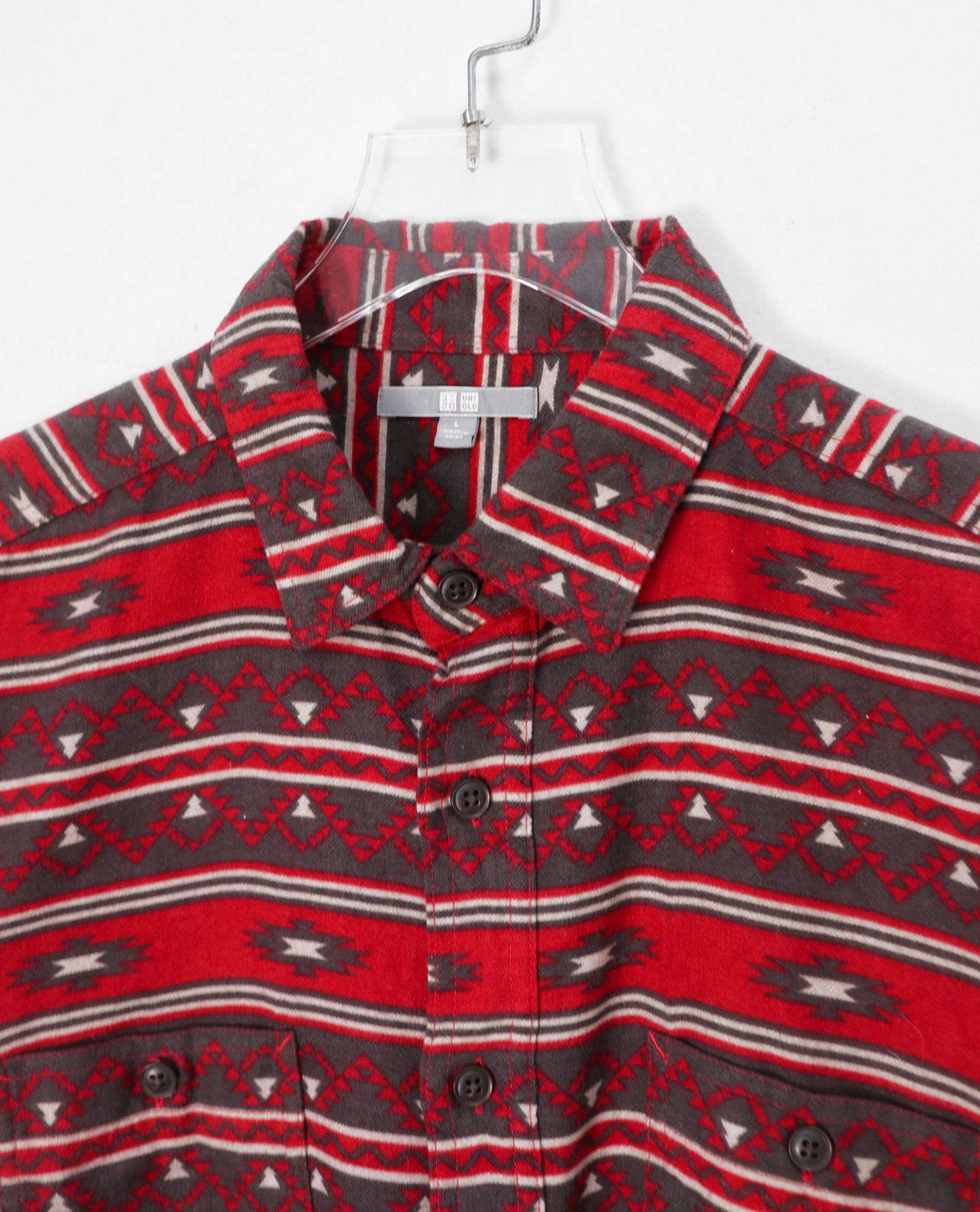 12.22.22 - VTG BUTTON UP SHIRT - UNIQLO