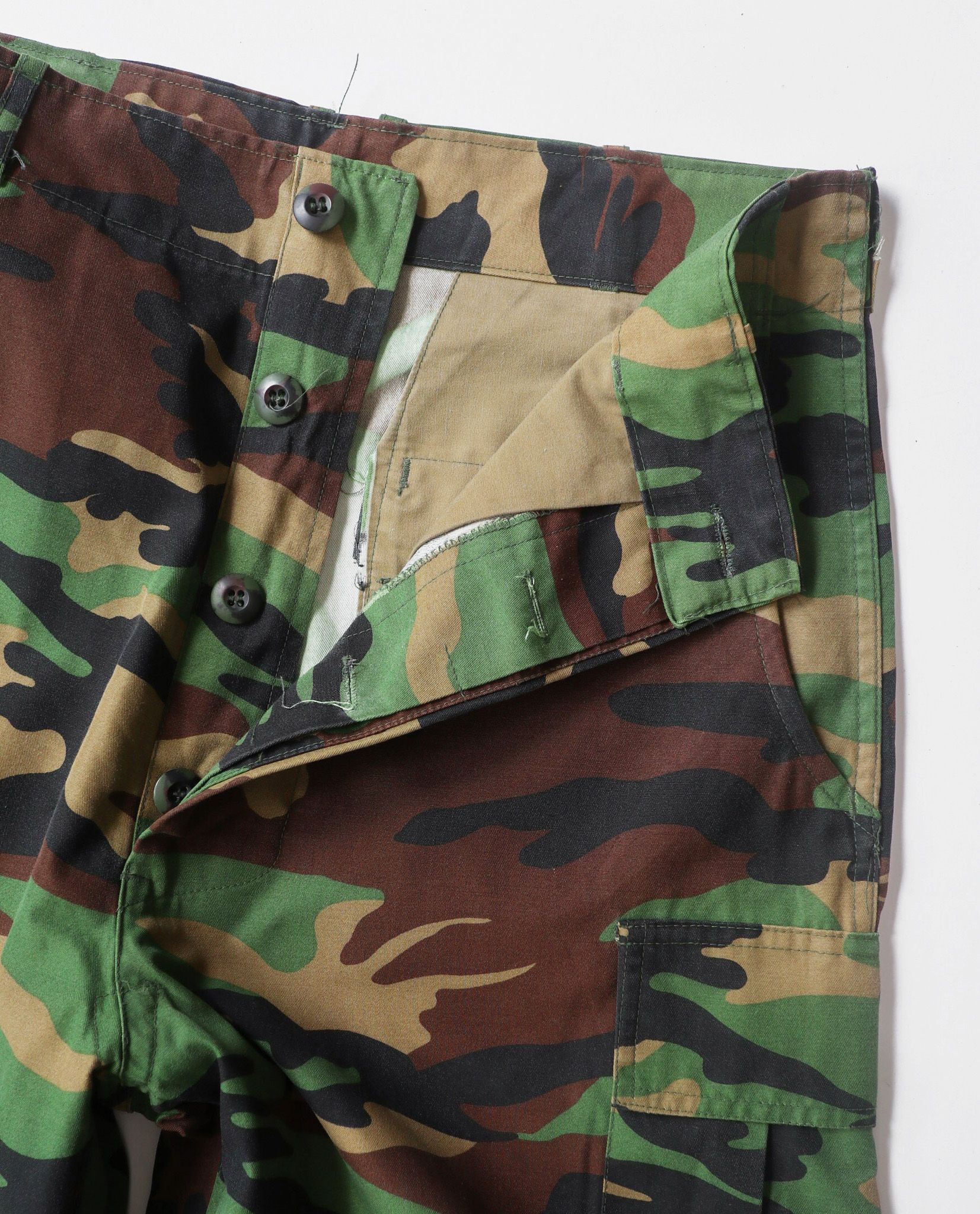 05.10.23 - VTG MILITARY CARGO PANTS - MSNO