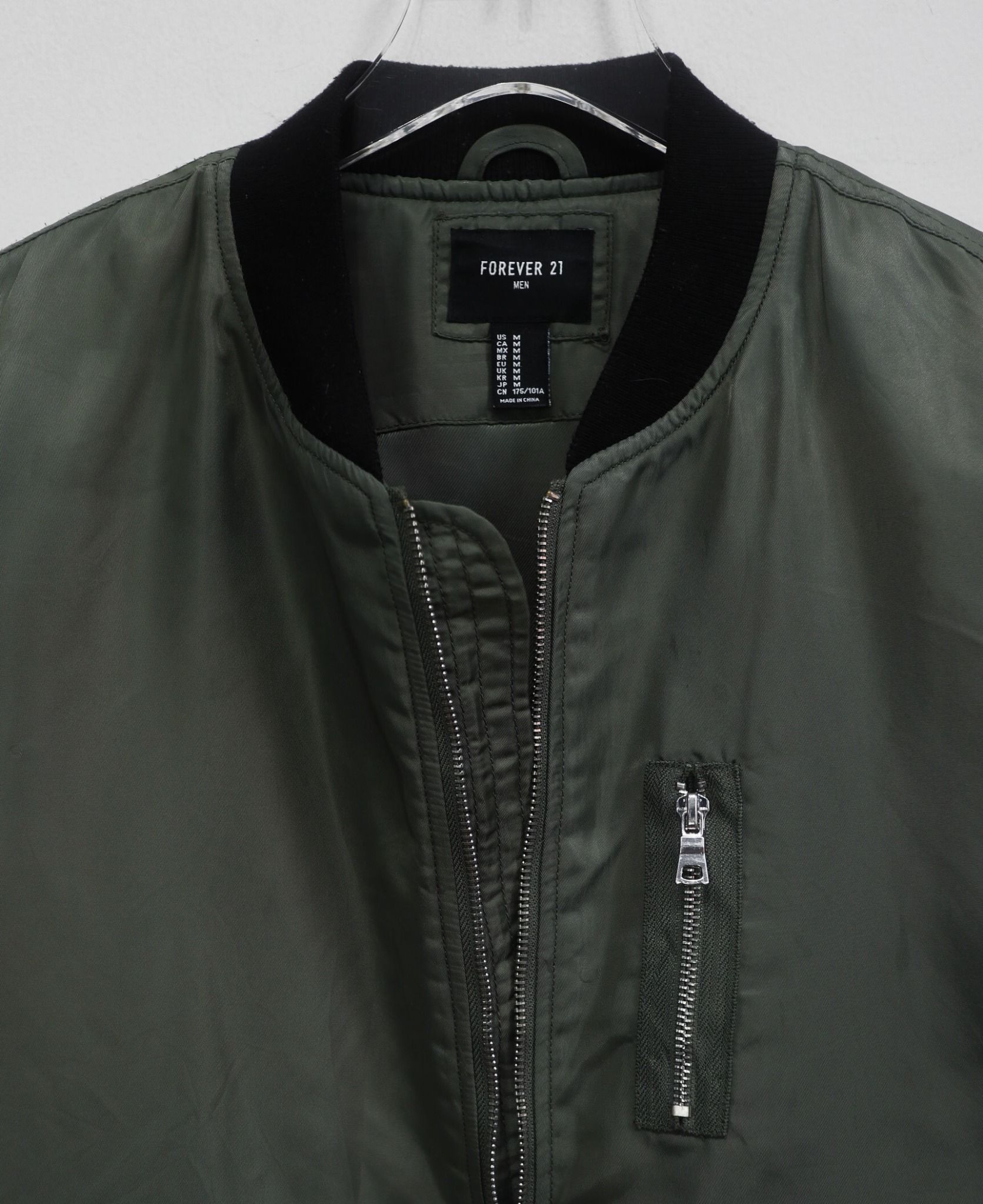 12.14.23 - VTG BOMBER JACKET - FOREVER 21 MEN