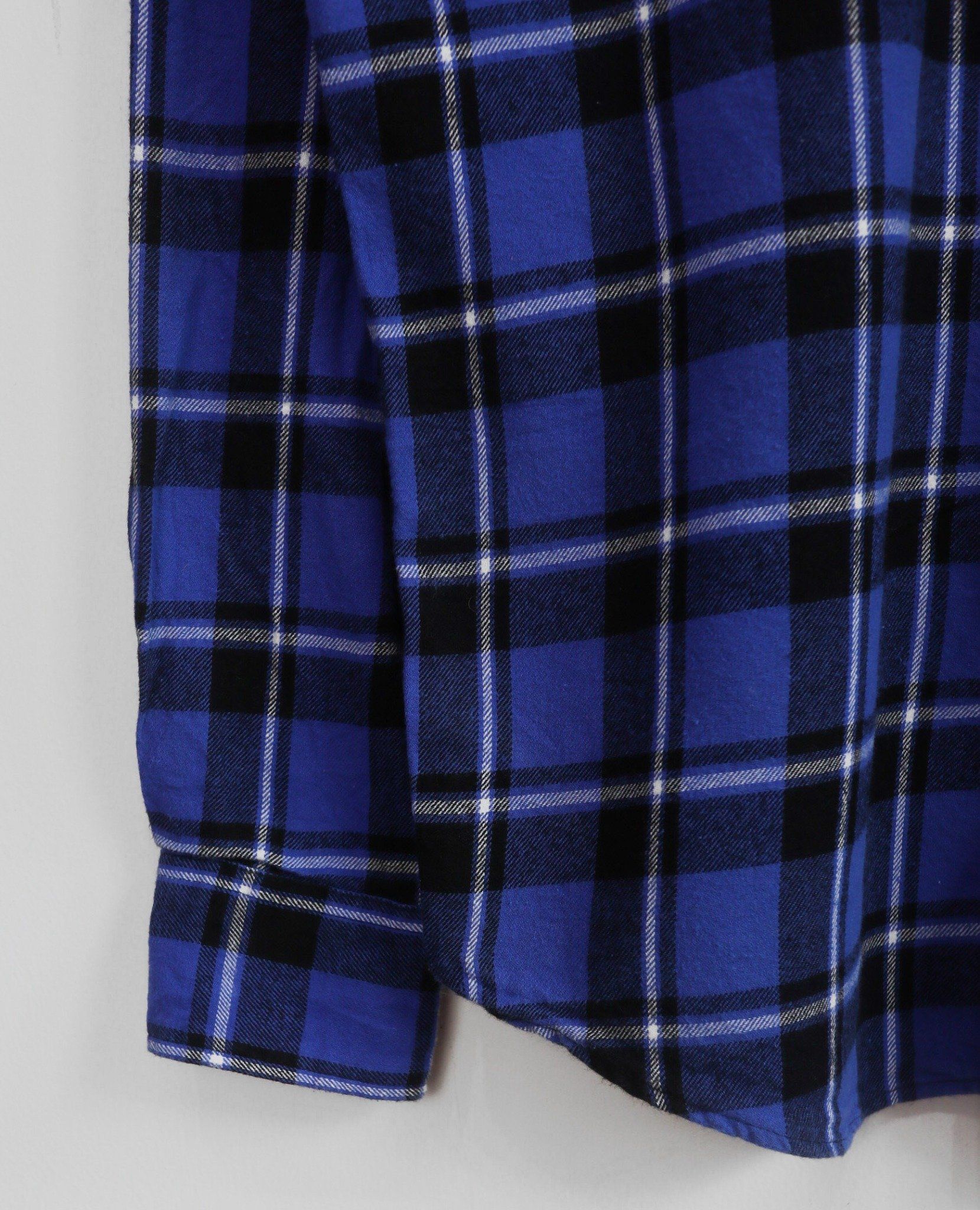 10.10.23 - VTG FLANNEL BUTTON UP SHIRT - D-LAND