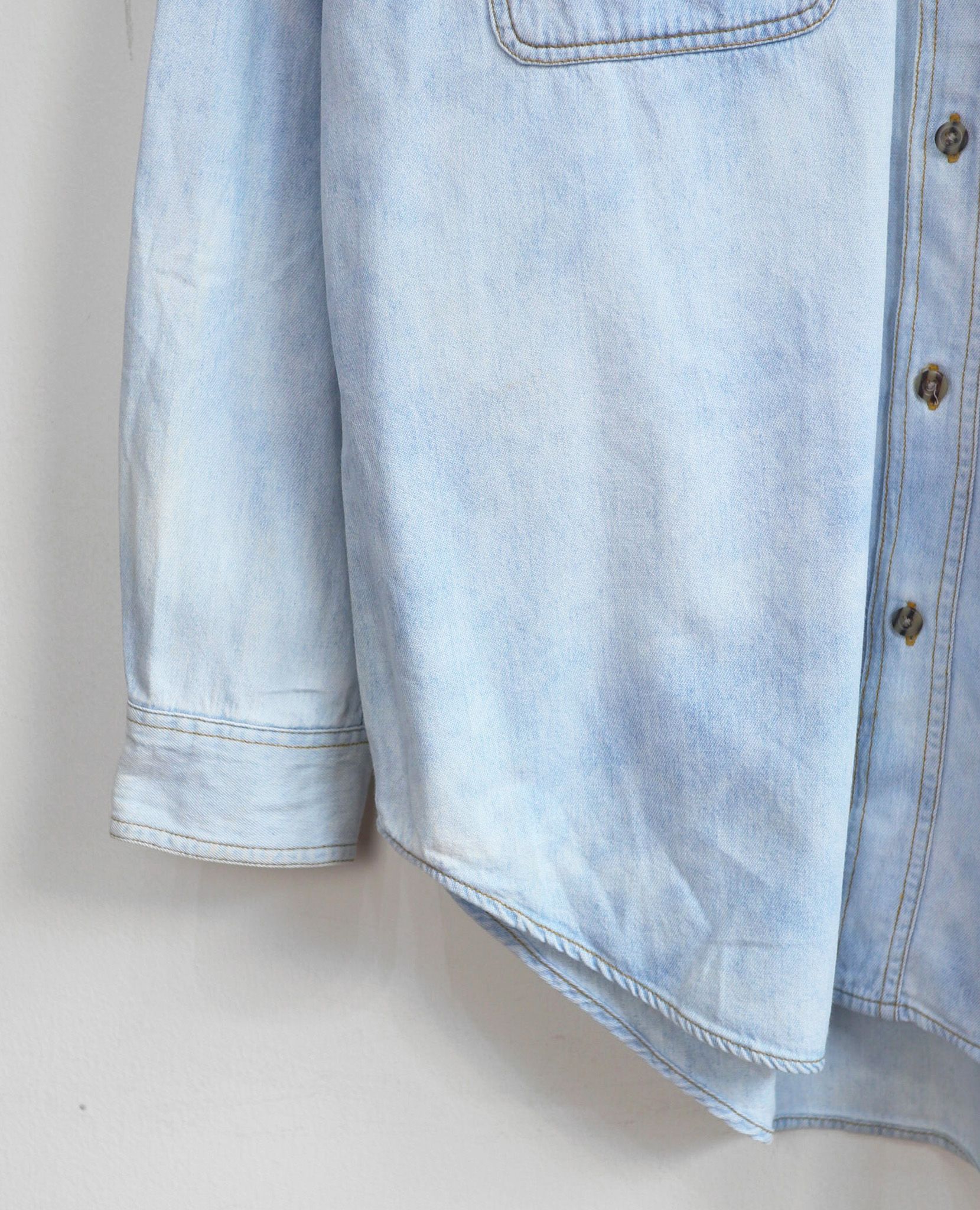 10.10.23 - VTG DENIM BUTTON UP SHIRT - MAC HOPE