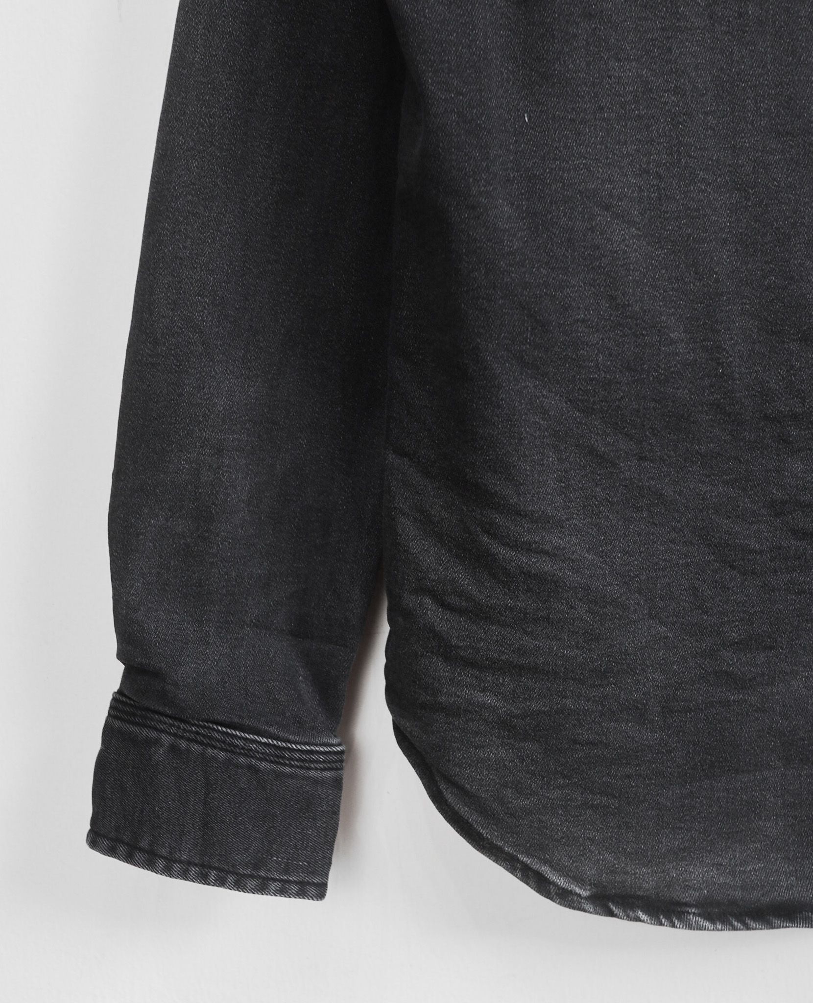 10.10.23 - VTG DENIM BUTTON UP SHIRT - BANG BANG JEANS