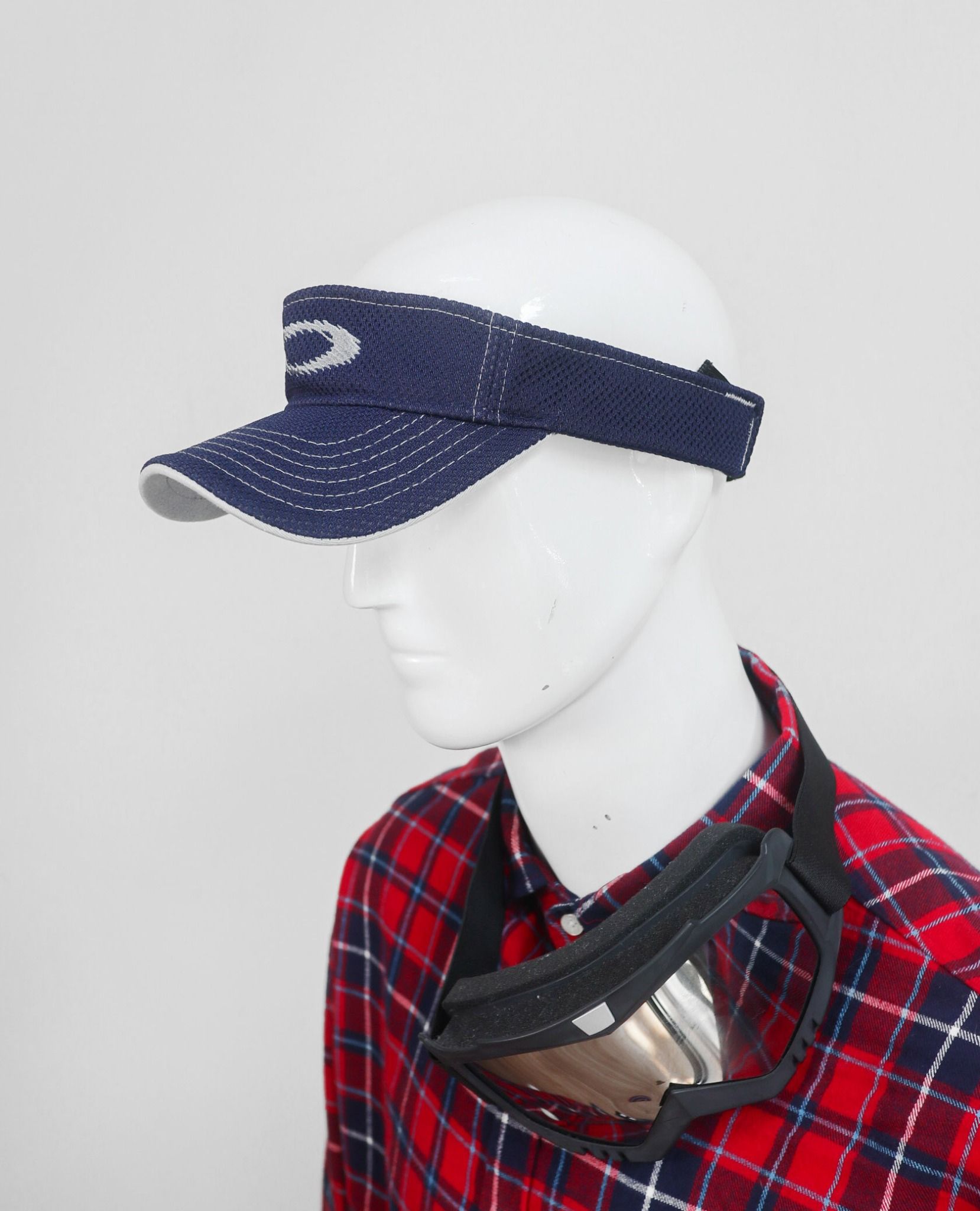 08.03.23 - VTG HEADWEAR - OAKLEY