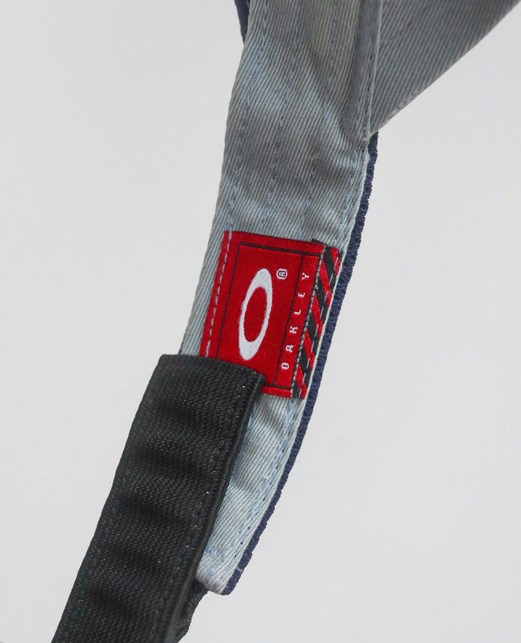 08.03.23 - VTG HEADWEAR - OAKLEY