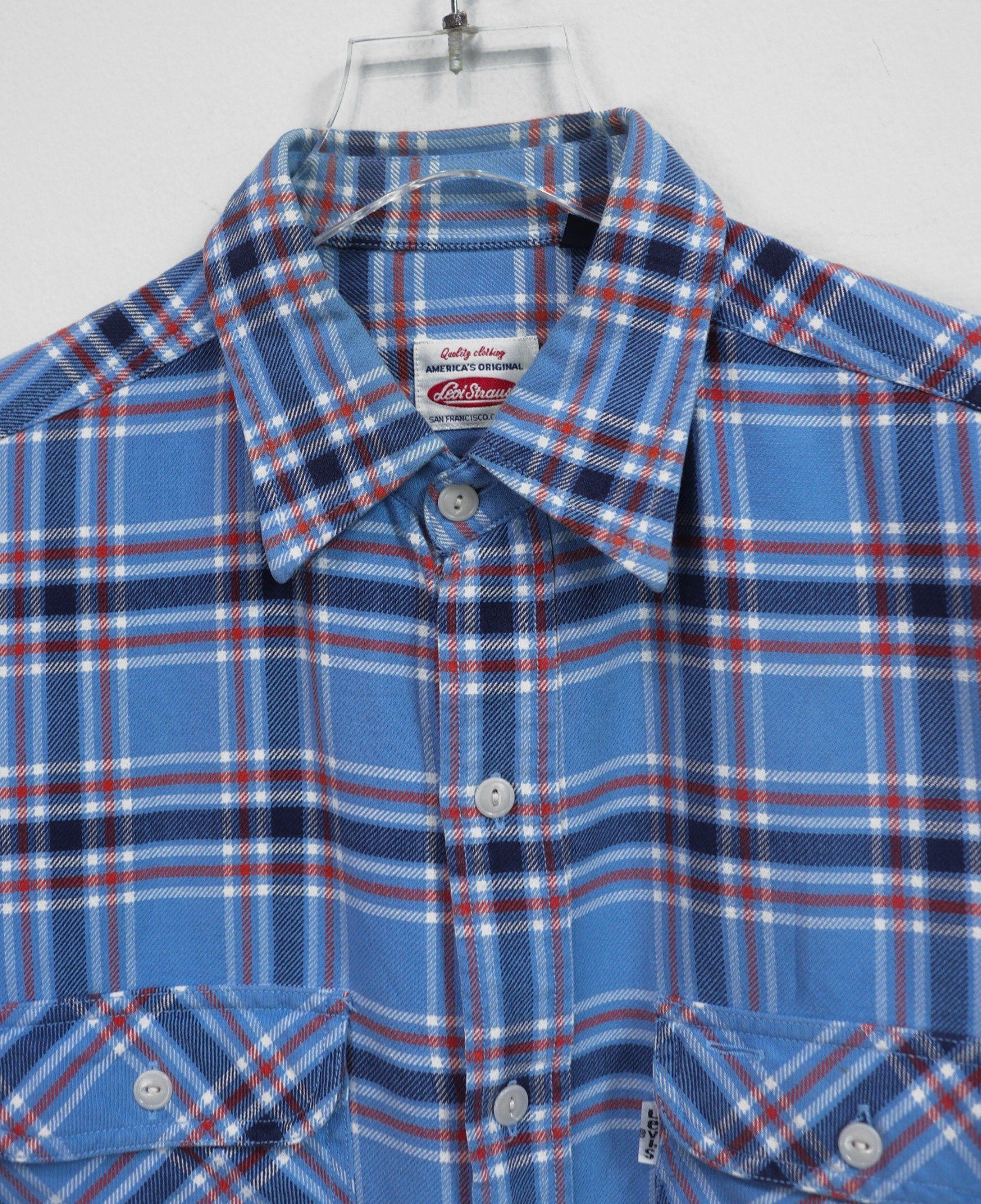 12.18.23 - VTG BUTTON UP SHIRT - LEVI'S