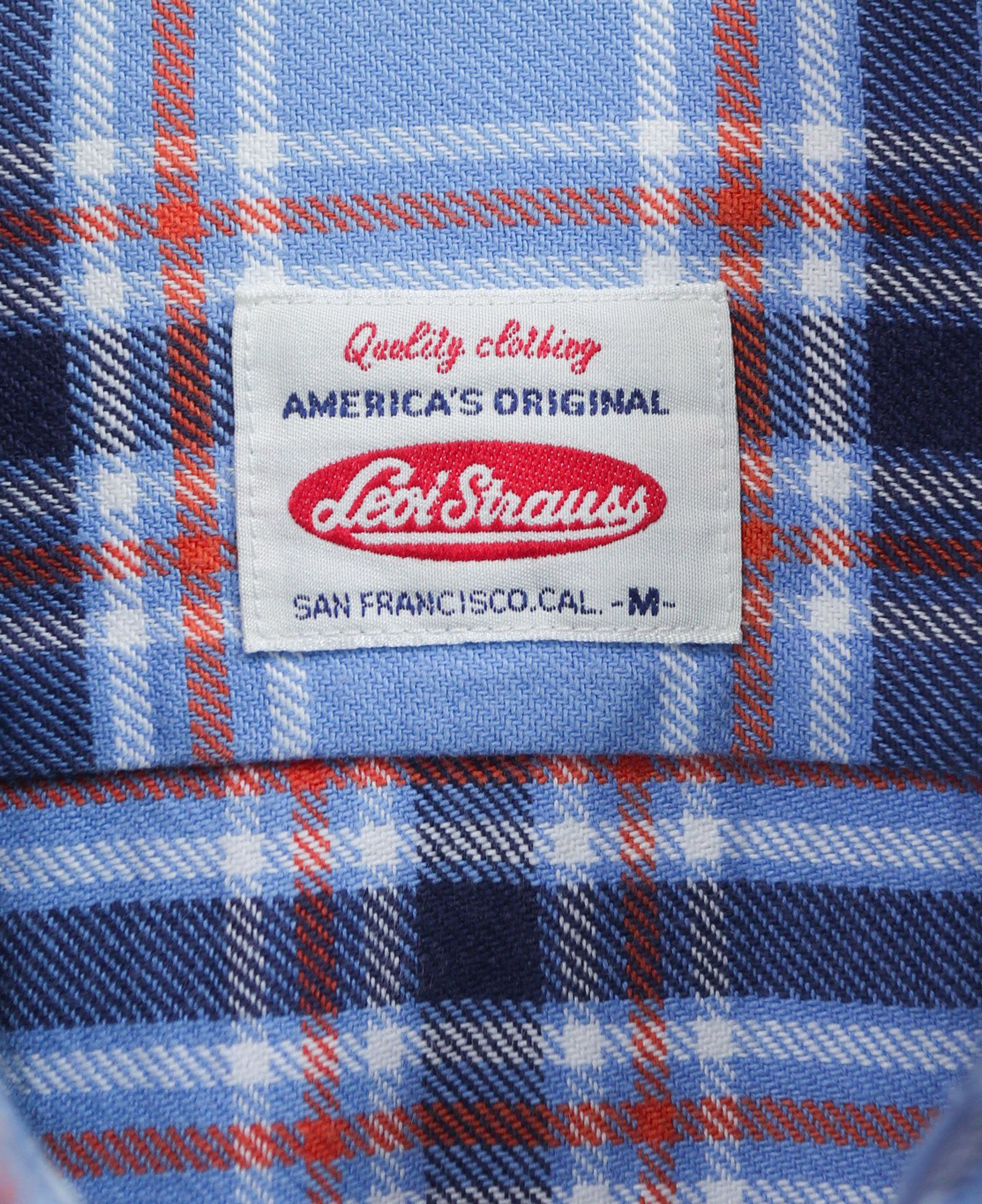 12.18.23 - VTG BUTTON UP SHIRT - LEVI'S