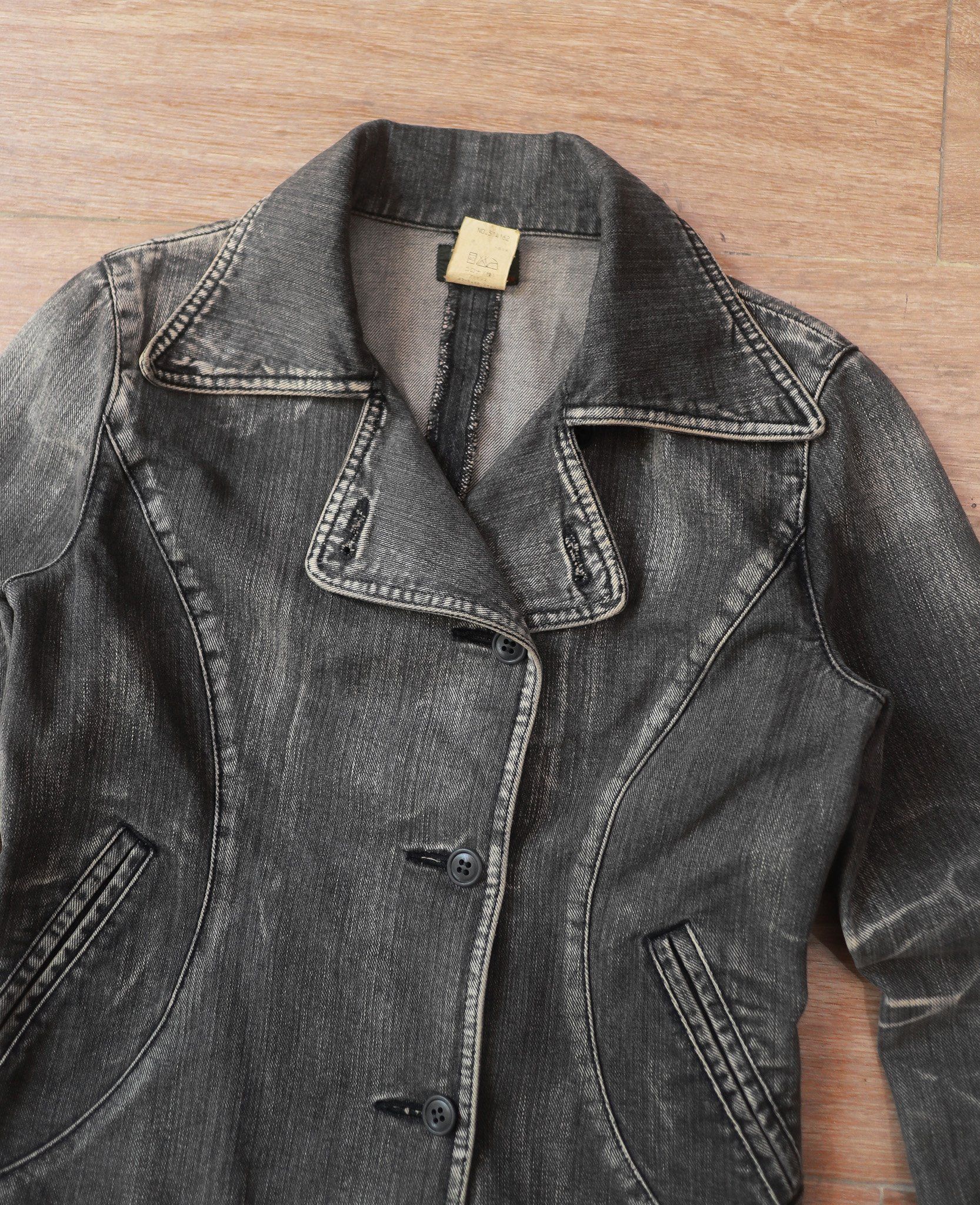 07.06.24 - VTG CROPPED DENIM JACKET - D'UN A DIX