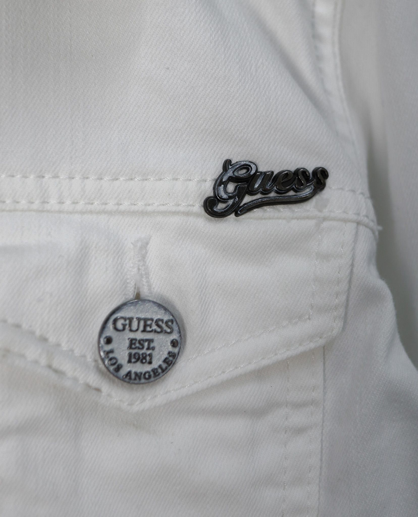 07.04.23 - VTG CROPPED DENIM JACKET - GUESS