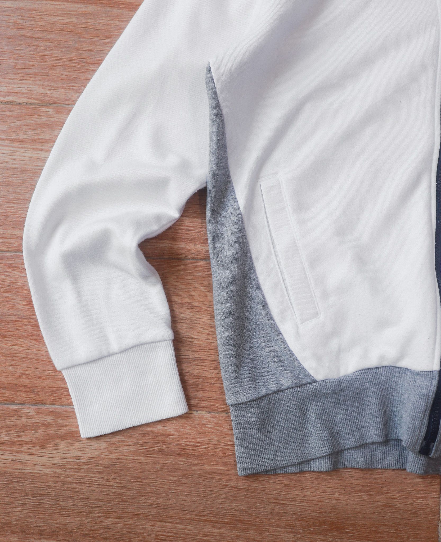 07.07.24 - VTG FULL ZIP UP HOODIE - ADIDAS