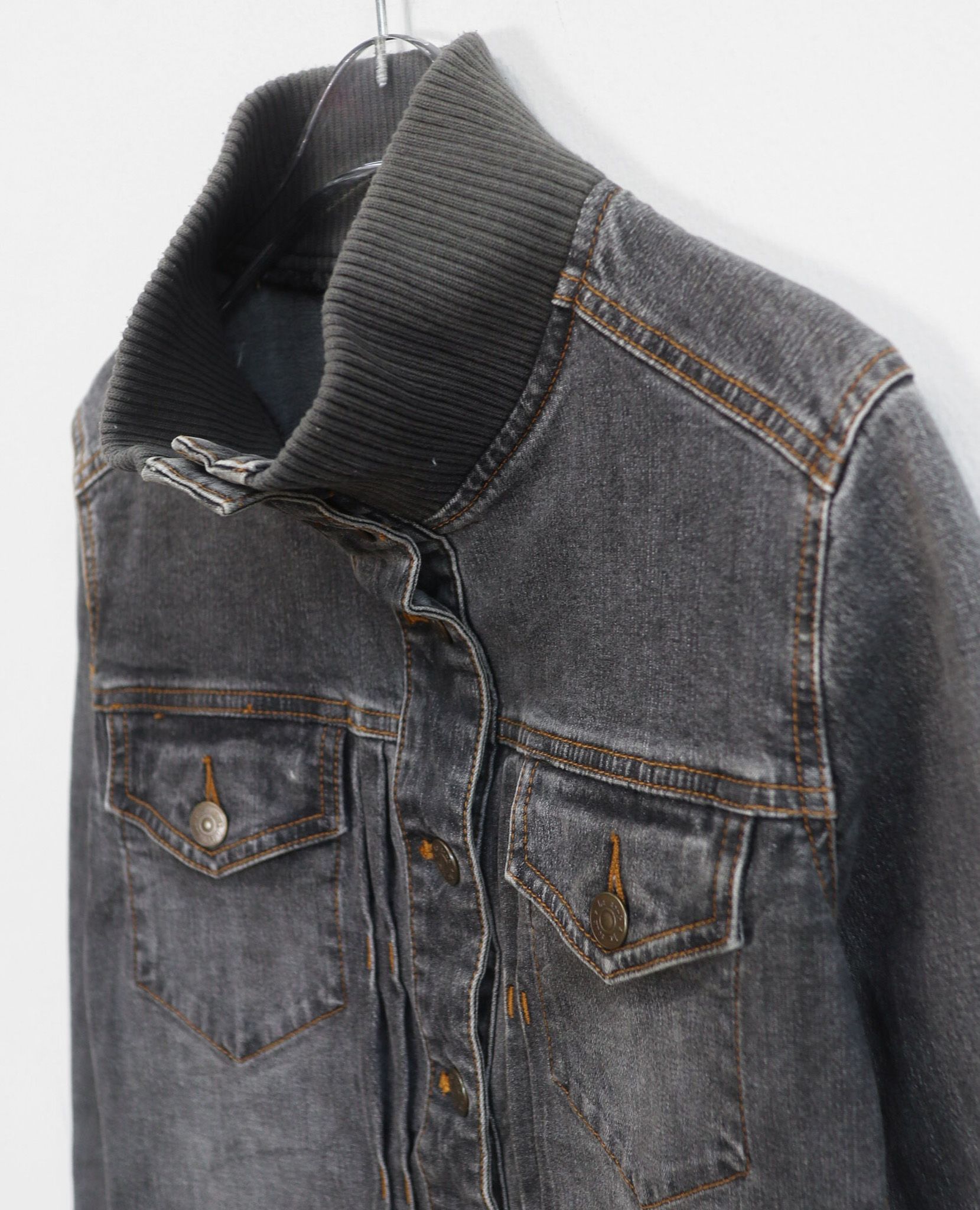 08.06.23 - VTG CROPPED DENIM JACKET - LE SOUK