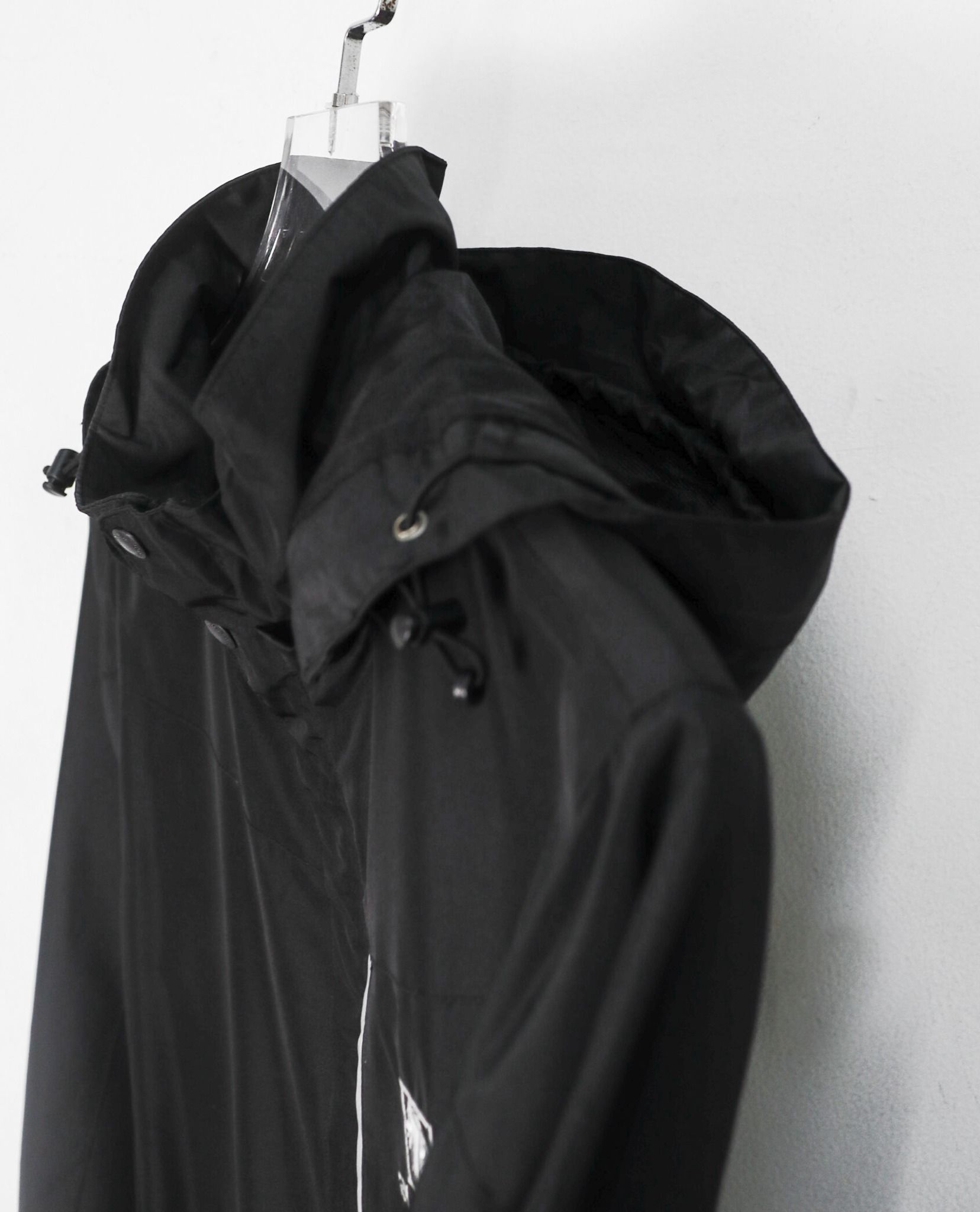12.11.22 - VTG WINDBREAKER JACKET - BLACK YAK