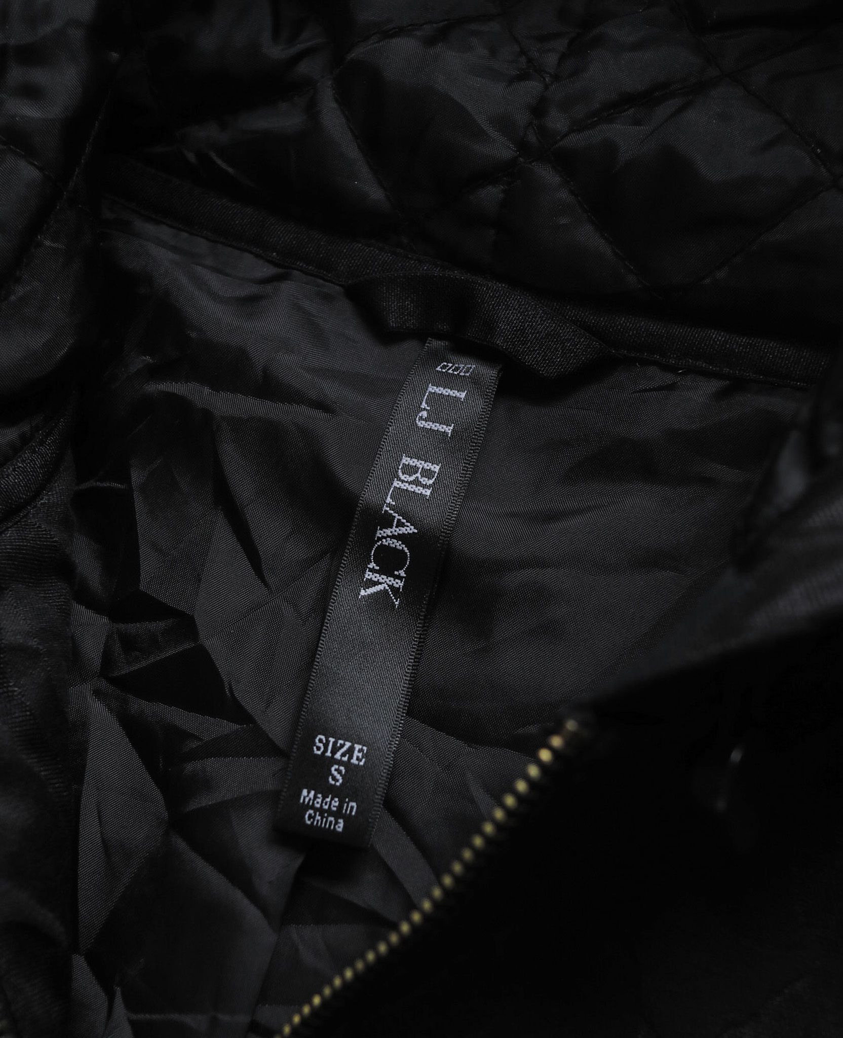 01.12.24 - VTG CROPPED HOODED JACKET - LJ BLACK