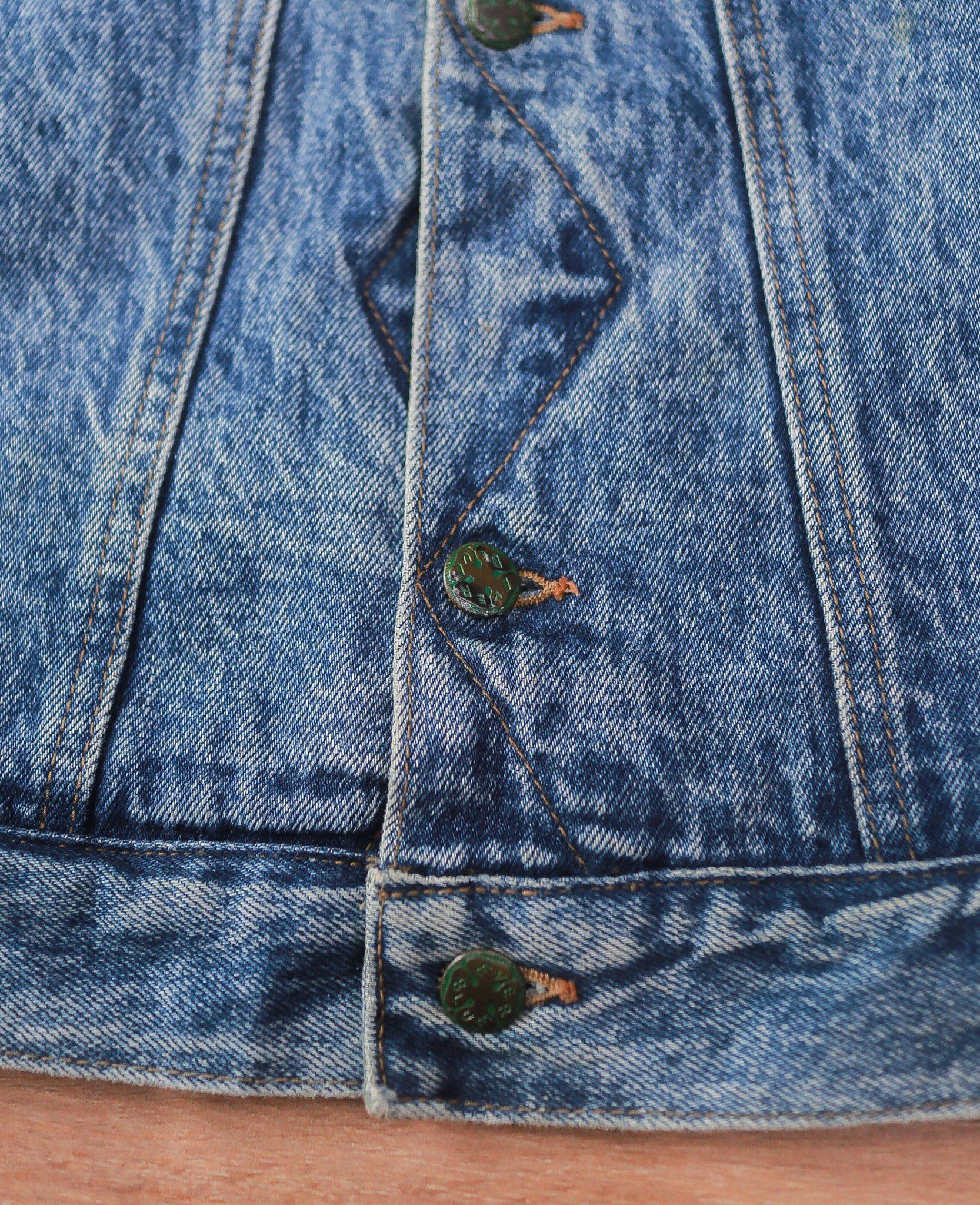 07.10.24 - VTG CROPPED BOXY DENIM JACKET - EVERBLUE 90s