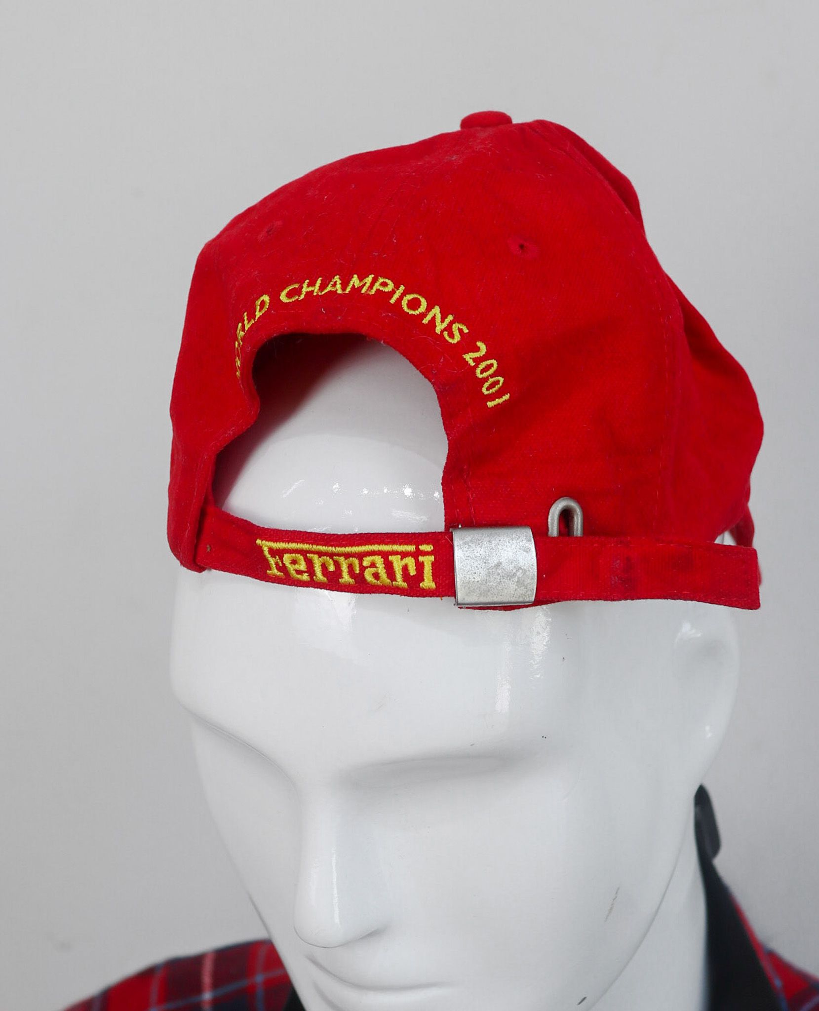 08.06.23 - VTG HEADWEAR - FERRARI 2001