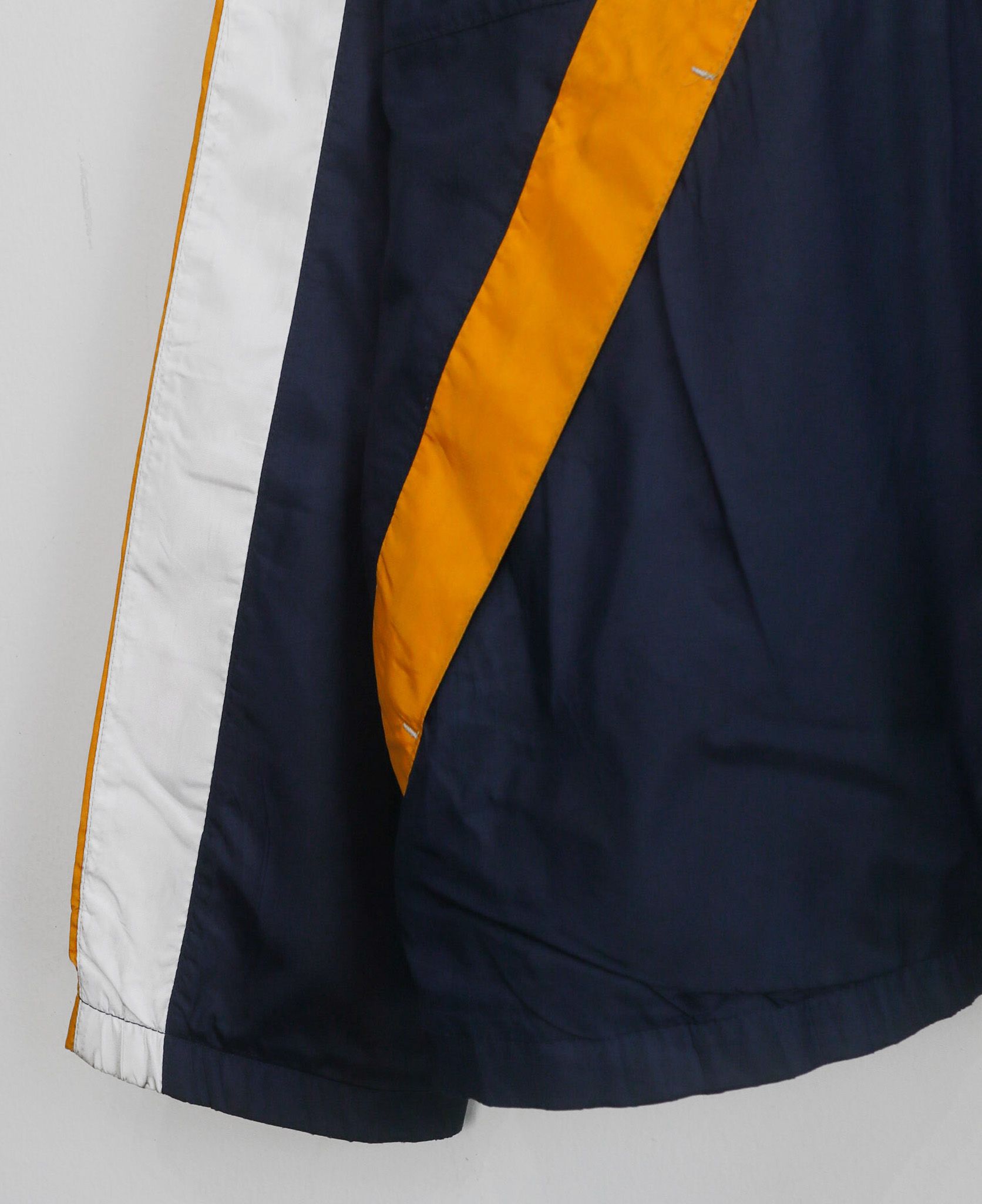 12.24.23 - VTG WINDBREAKER JACKET - NIKE