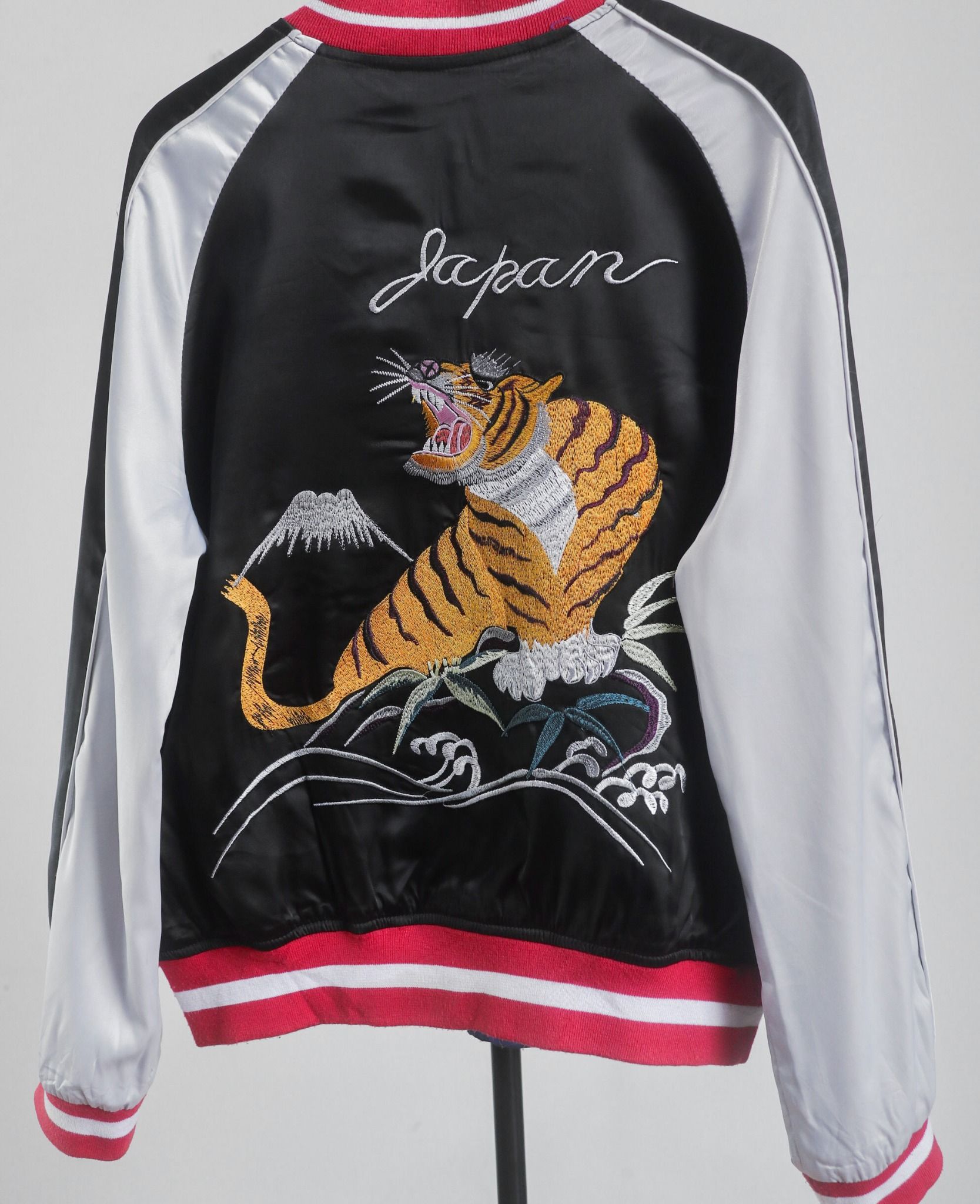 12.26.23 - VTG CROPPED REVERSIBLE SUKAJAN JACKET - BBWM
