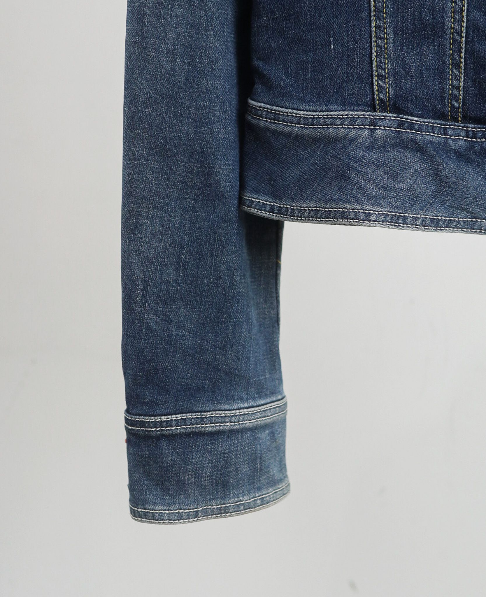 12.26.23 - VTG CROPPED DENIM JACKET - DIESEL