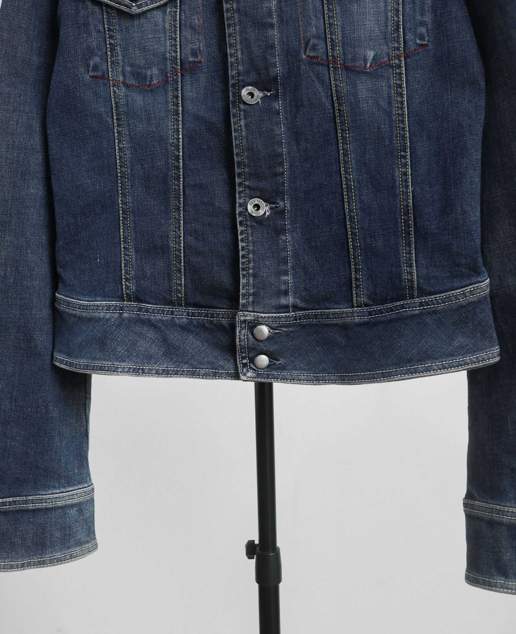 12.26.23 - VTG CROPPED DENIM JACKET - DIESEL