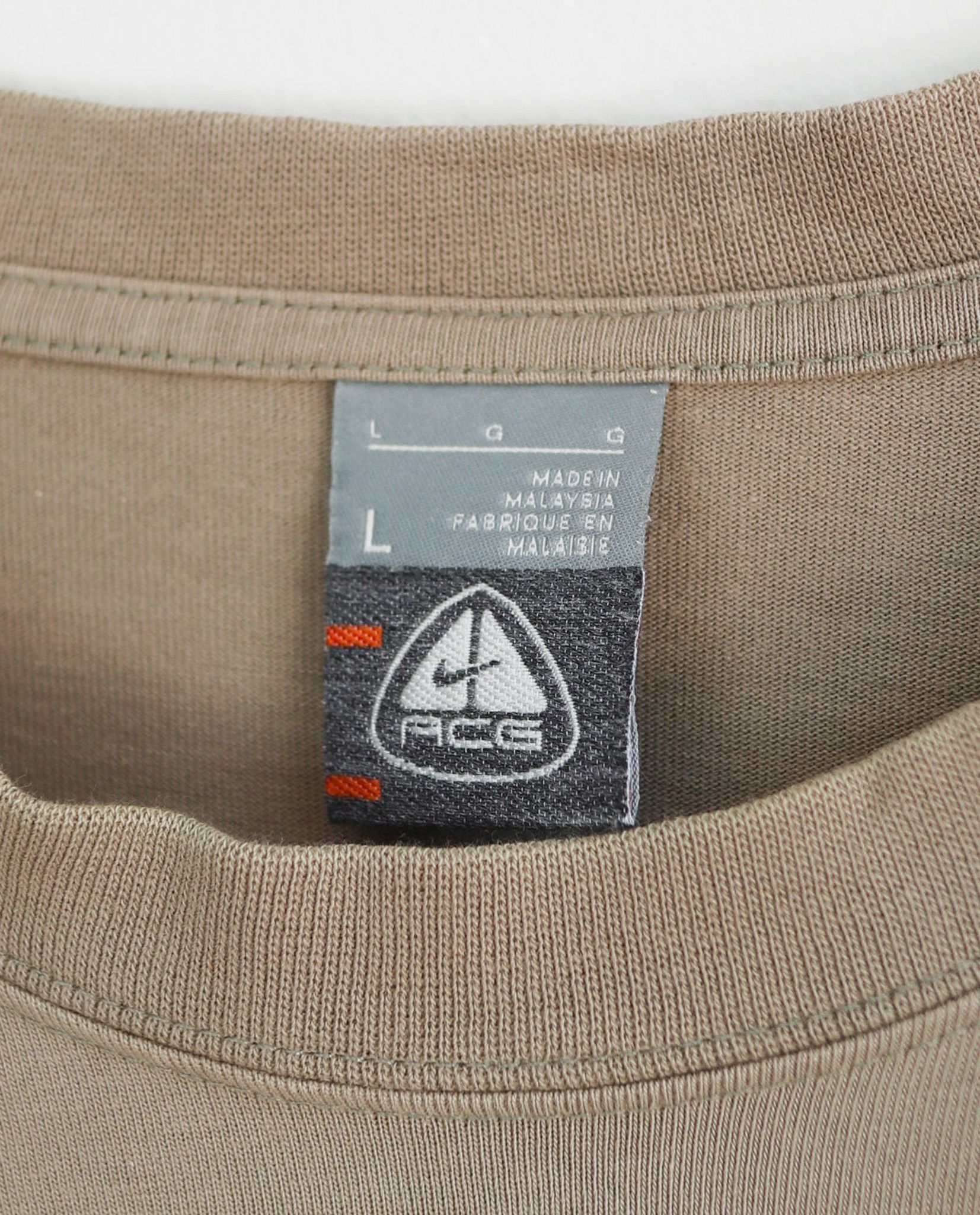 05.19.23 - VTG LONGSLEEVE SHIRT - NIKE ACG 90s