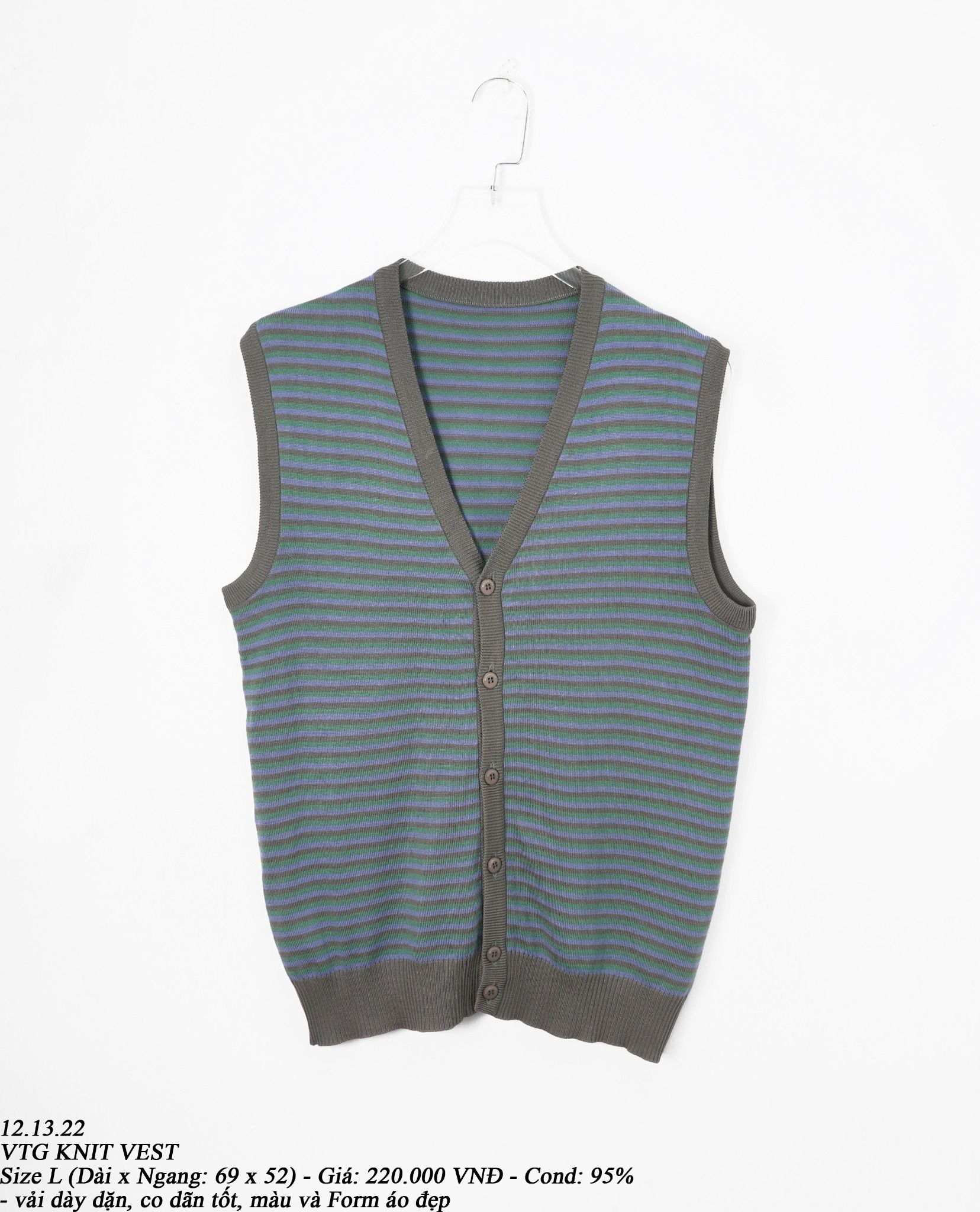 12.13.22 - VTG KNIT VEST